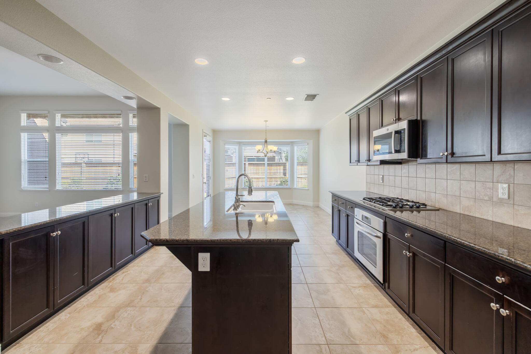 3825 Chessa Ln, Clovis, CA 93619