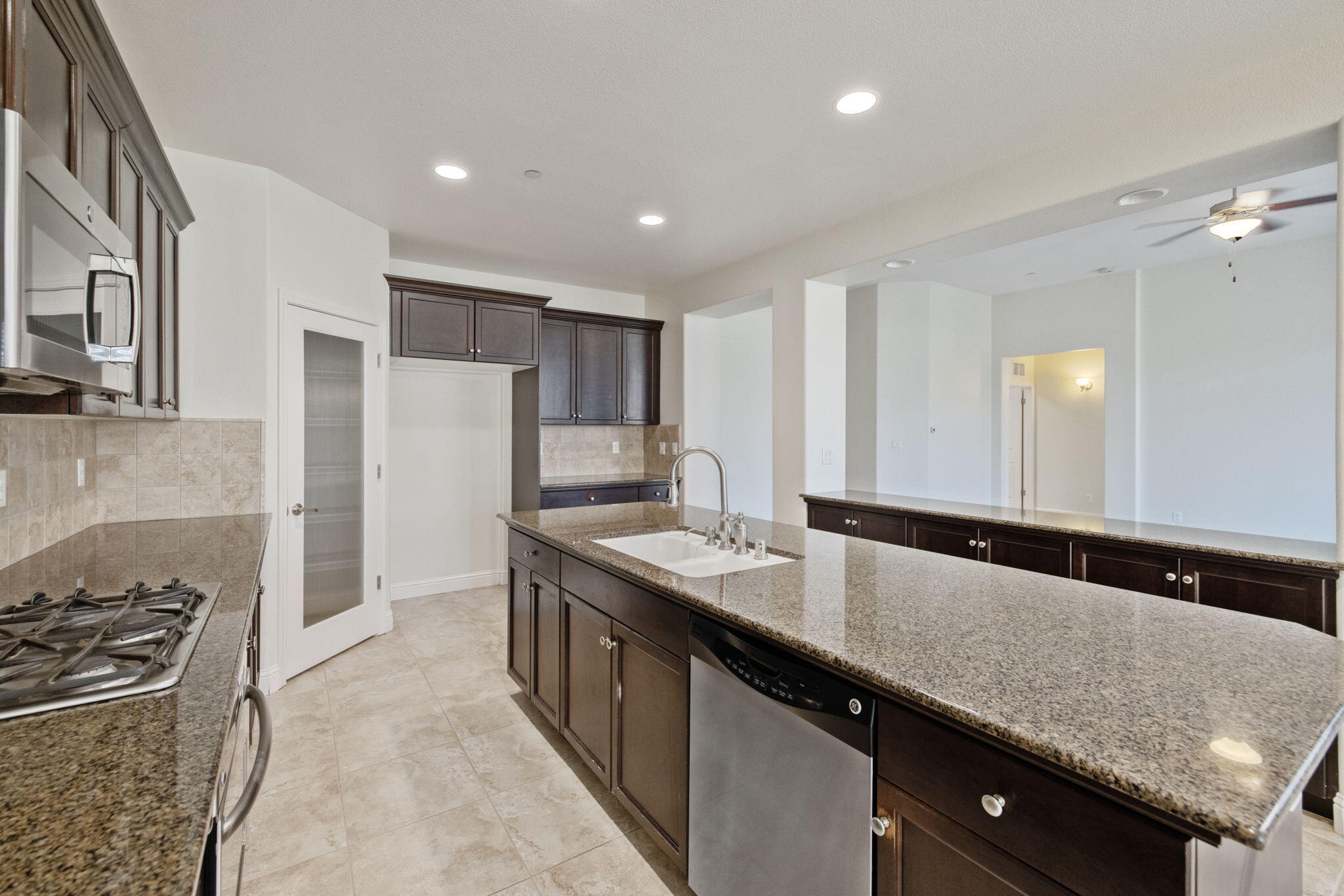 3825 Chessa Ln, Clovis, CA 93619