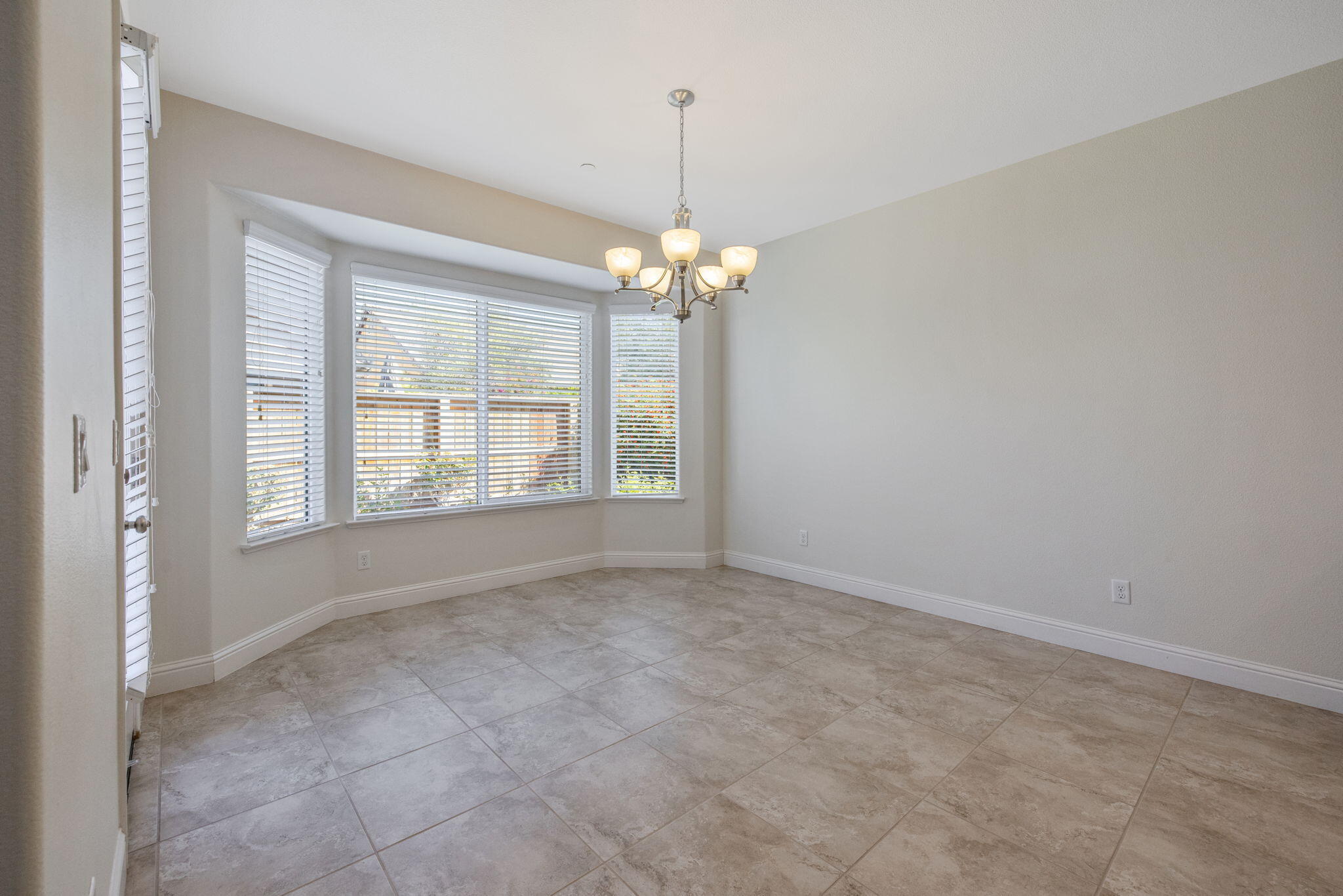 3825 Chessa Ln, Clovis, CA 93619
