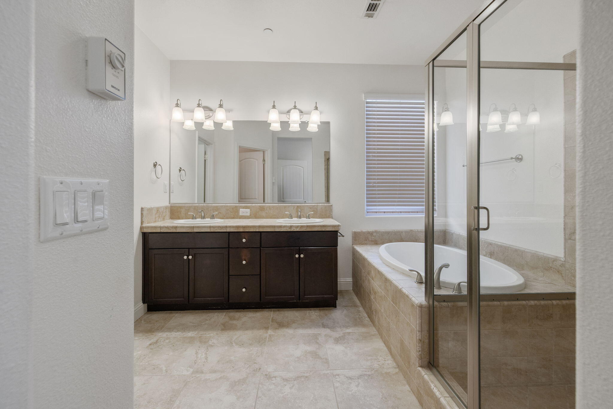 3825 Chessa Ln, Clovis, CA 93619