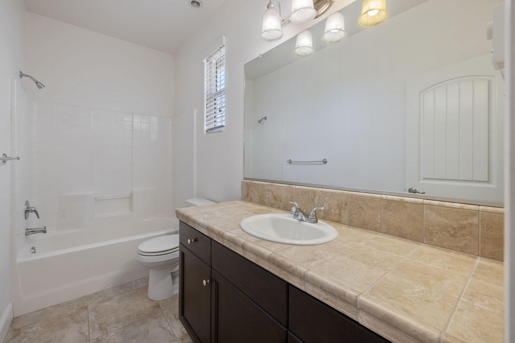 3825 Chessa Ln, Clovis, CA 93619
