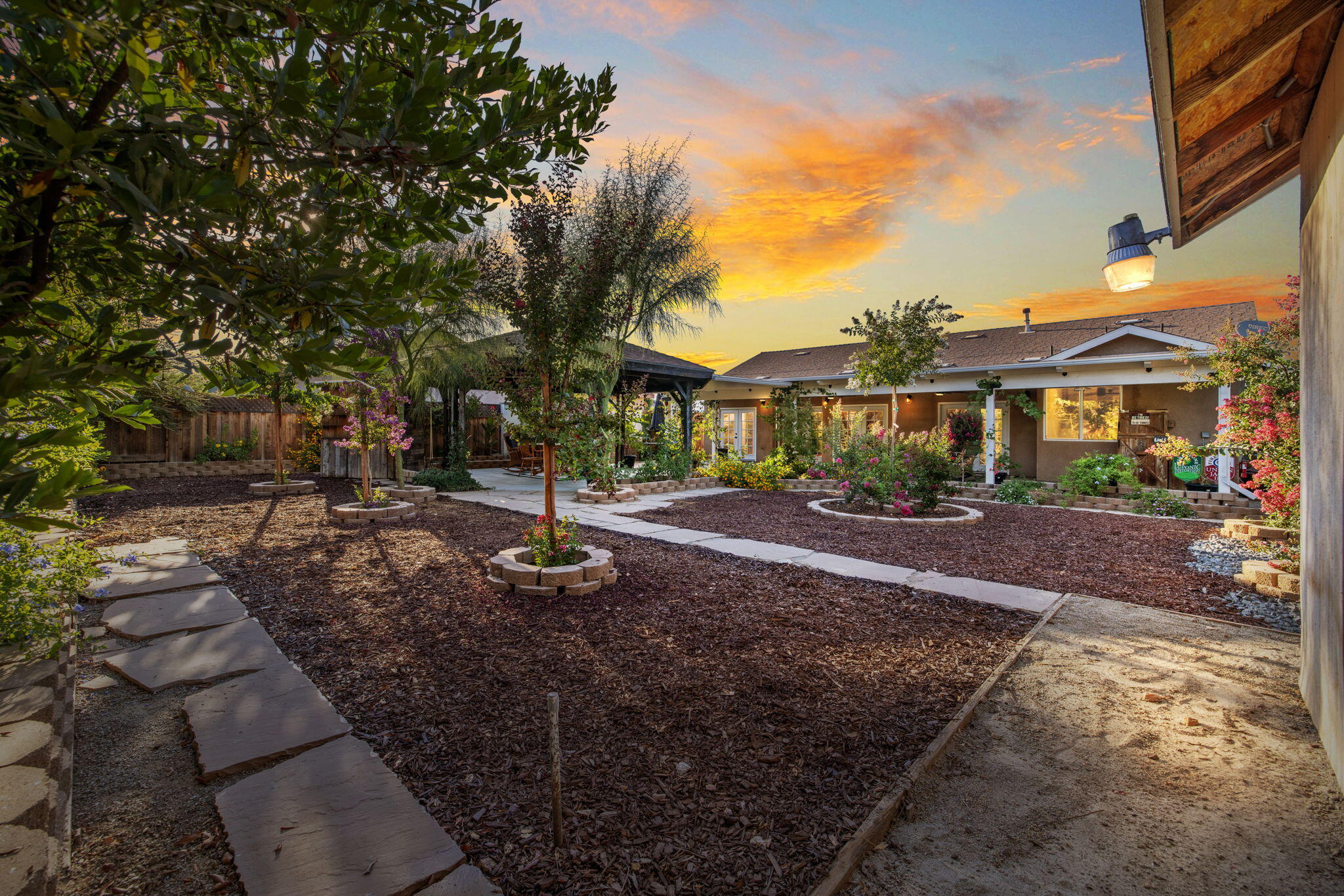 517 Yokut Ct, Woodlake, CA 93286