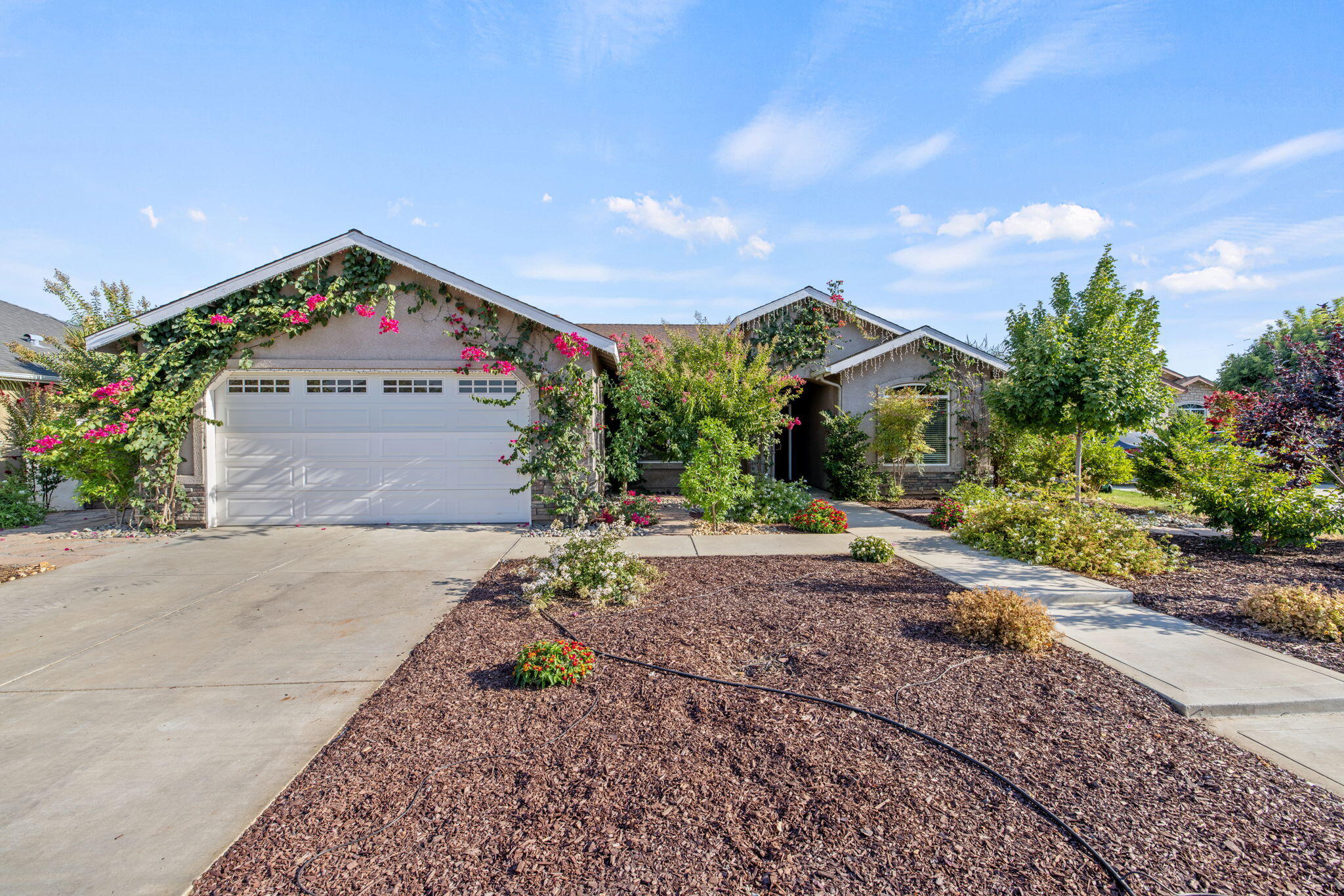 517 Yokut Ct, Woodlake, CA 93286