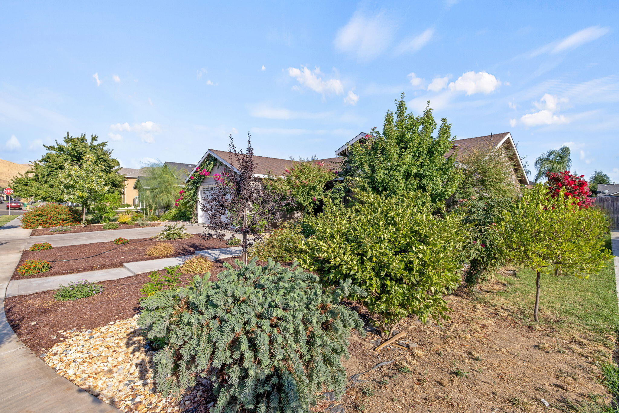 517 Yokut Ct, Woodlake, CA 93286