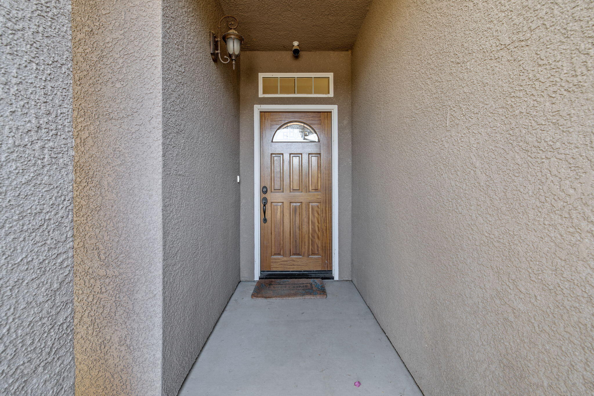 517 Yokut Ct, Woodlake, CA 93286