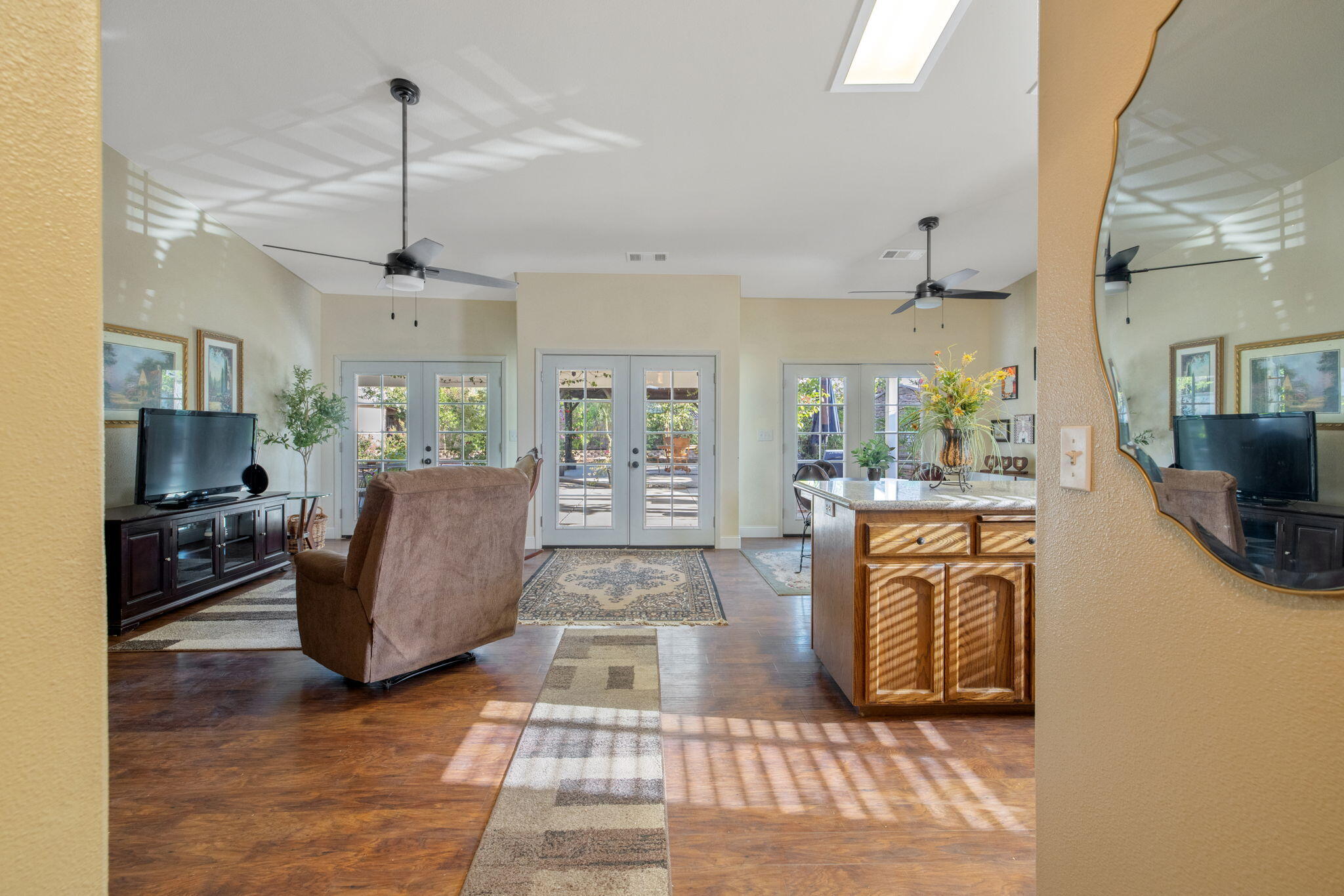517 Yokut Ct, Woodlake, CA 93286
