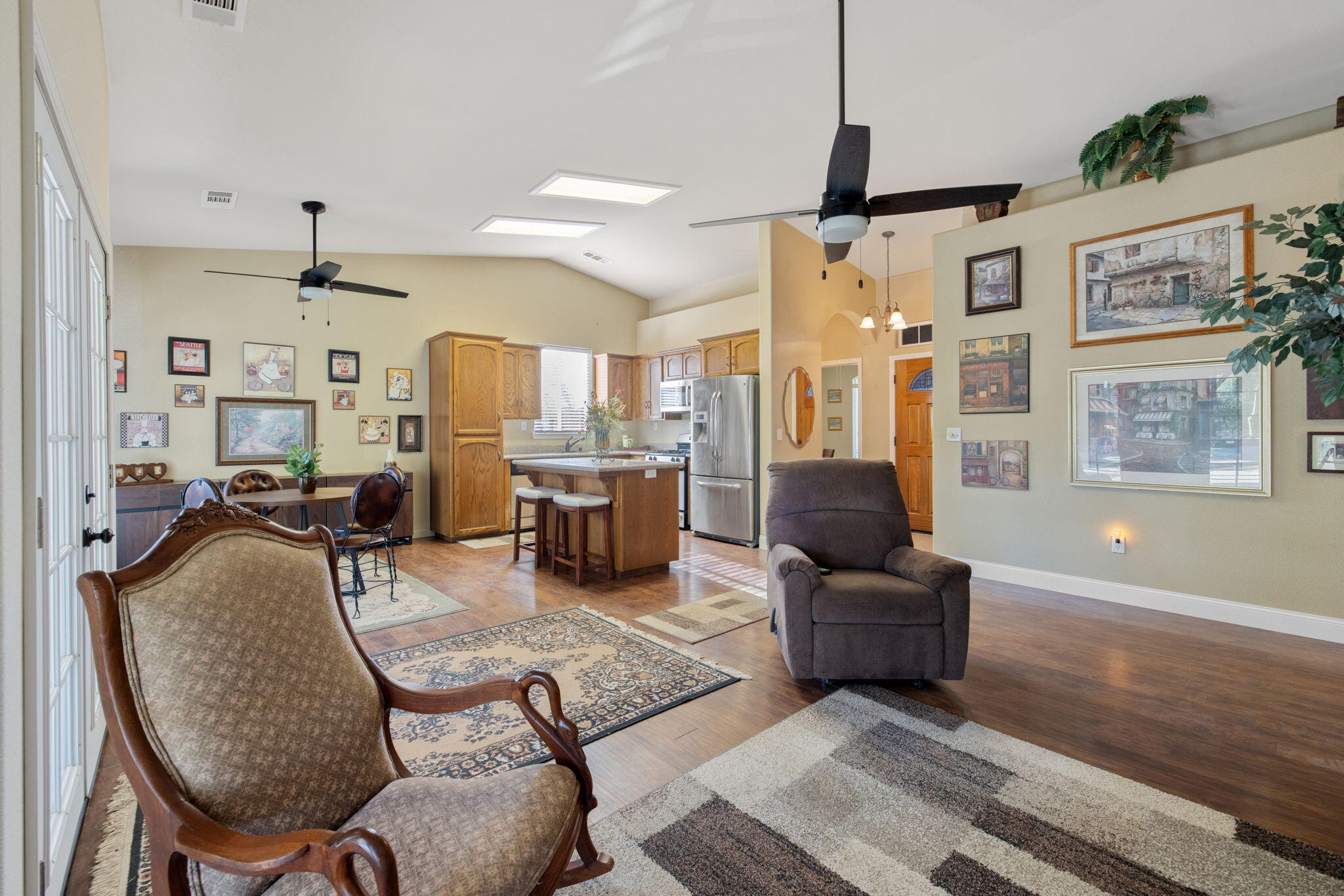 517 Yokut Ct, Woodlake, CA 93286