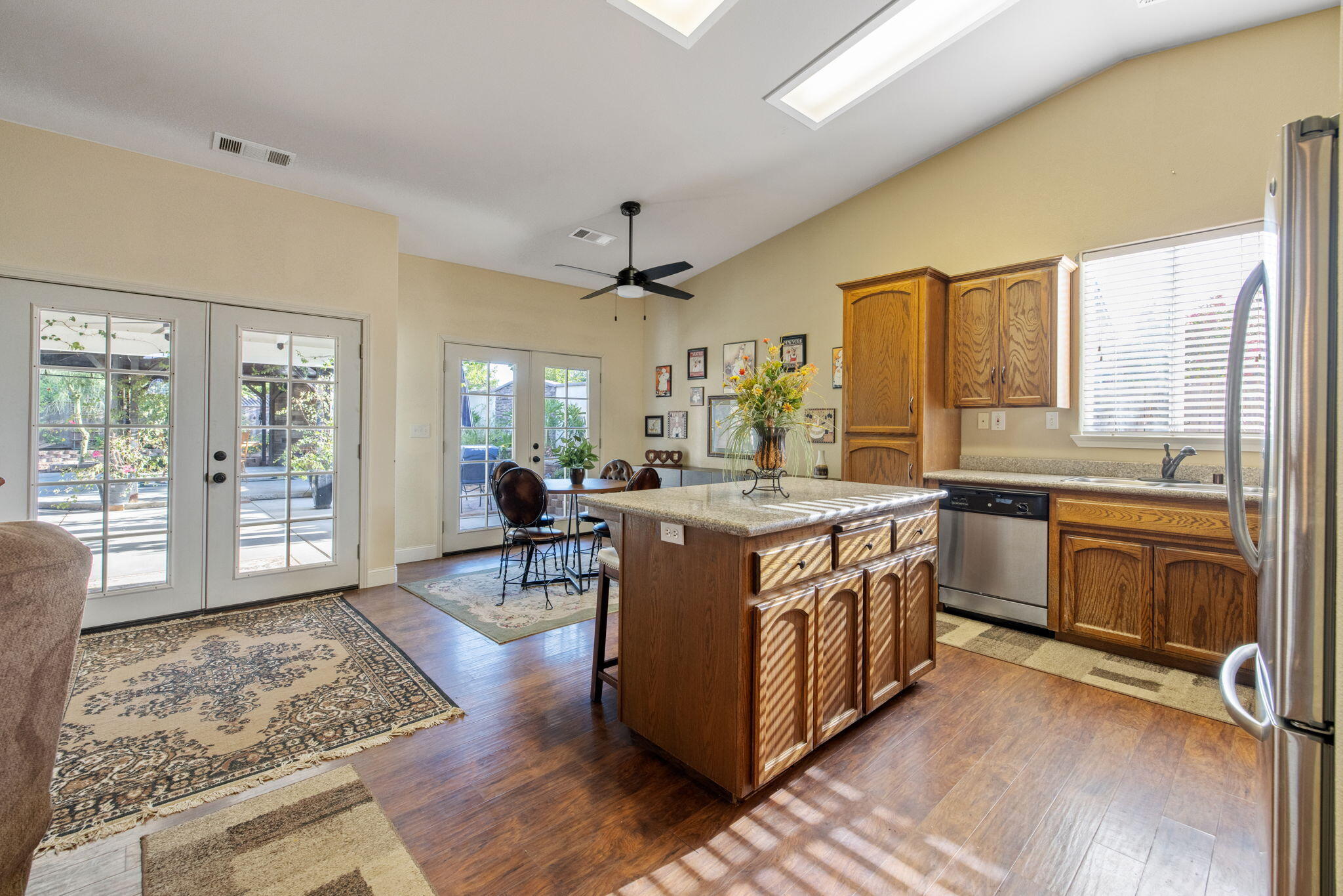 517 Yokut Ct, Woodlake, CA 93286