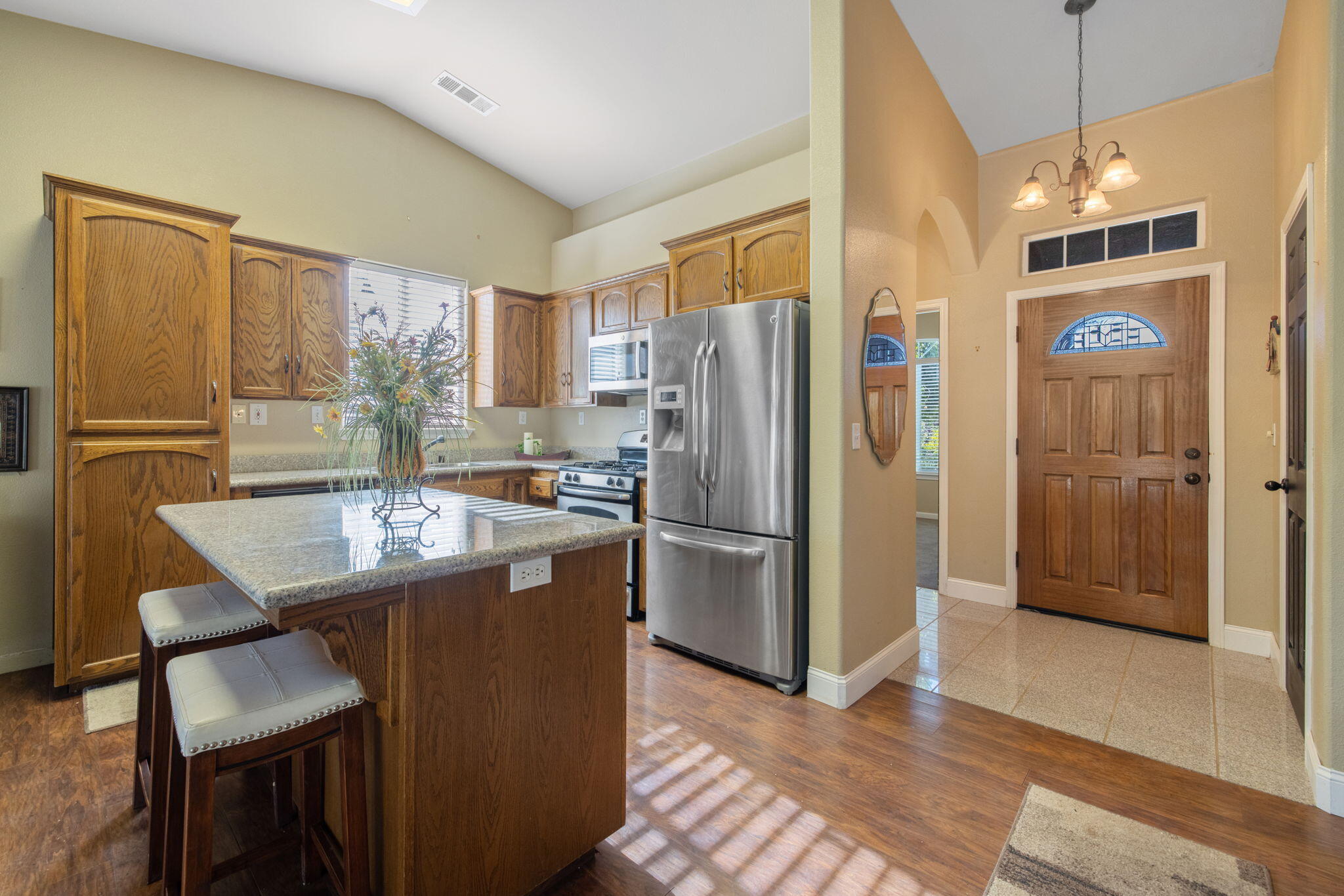 517 Yokut Ct, Woodlake, CA 93286