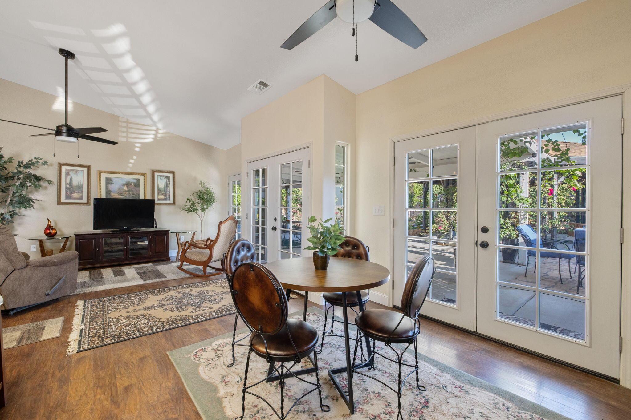517 Yokut Ct, Woodlake, CA 93286
