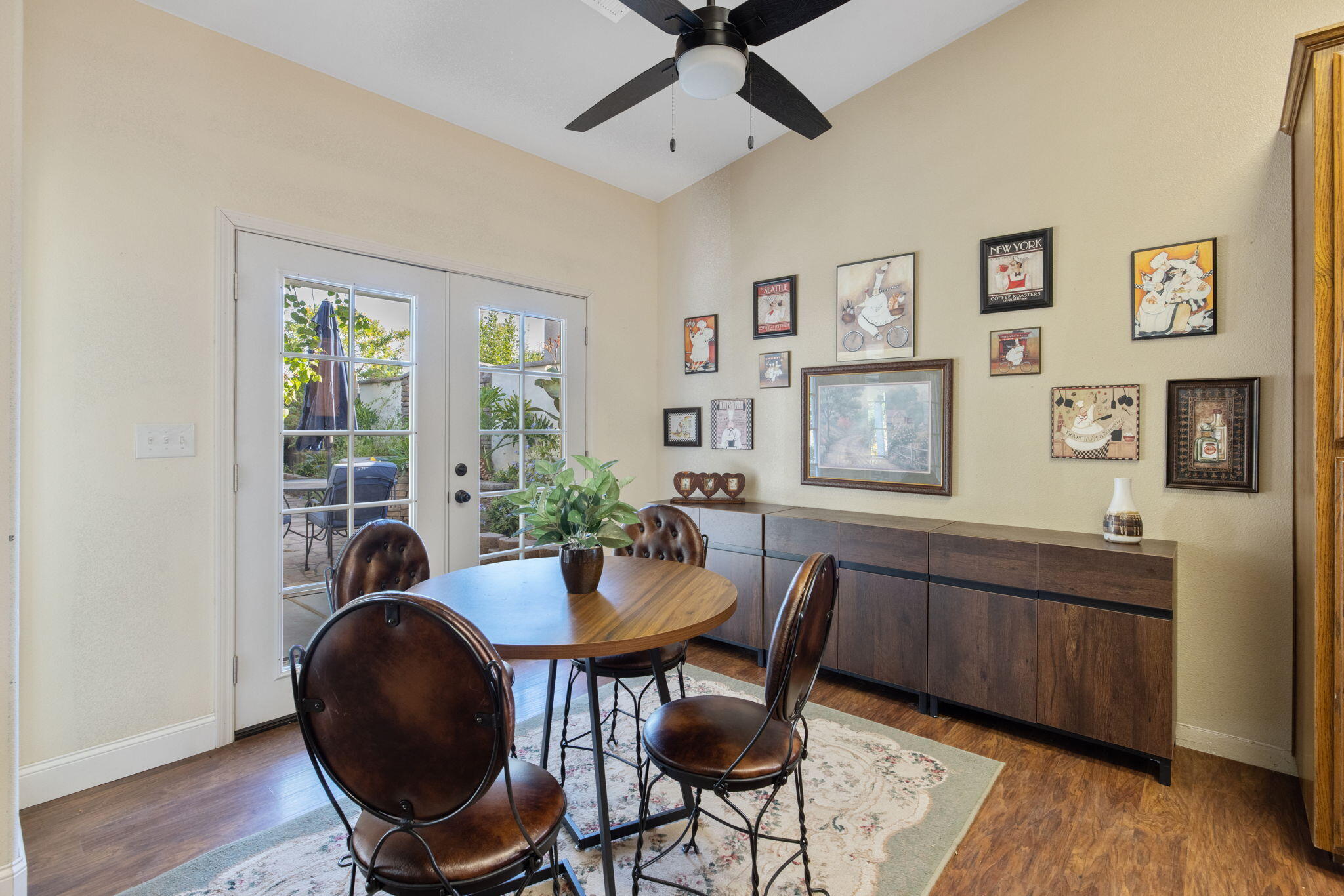 517 Yokut Ct, Woodlake, CA 93286