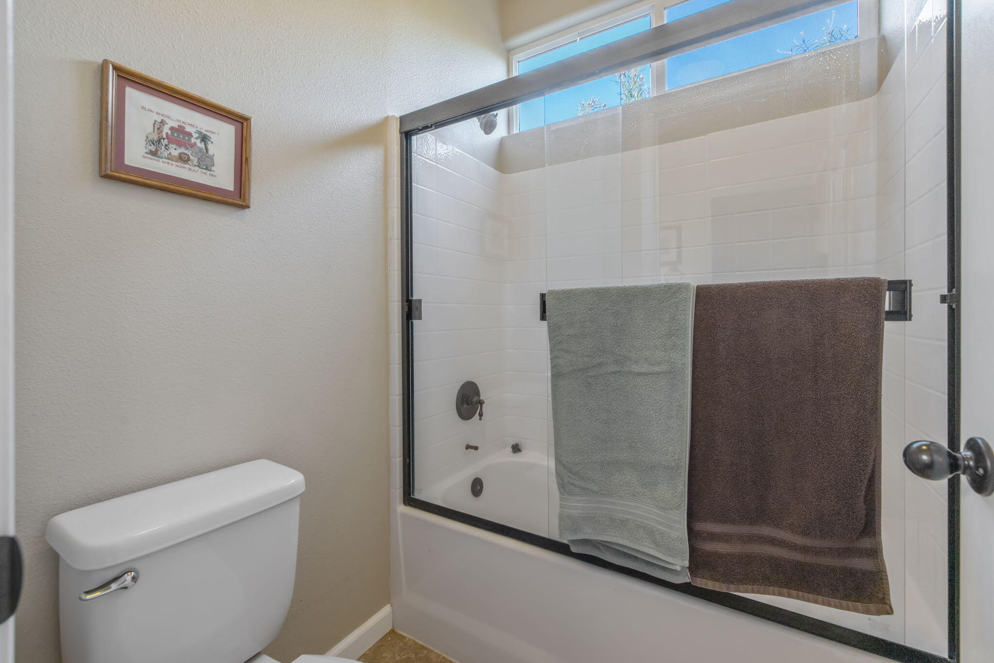 517 Yokut Ct, Woodlake, CA 93286