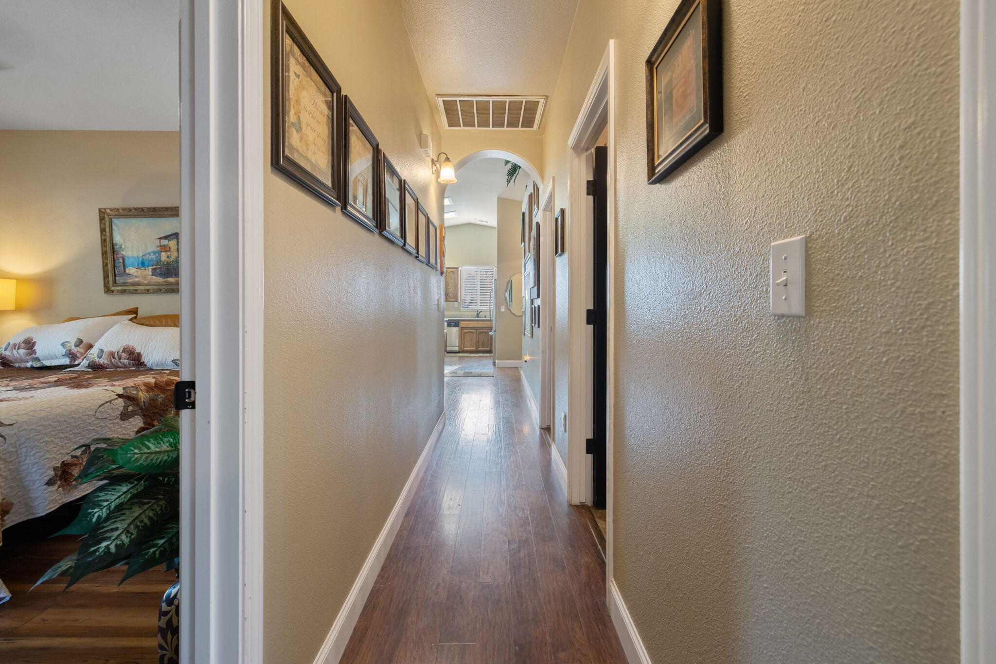 517 Yokut Ct, Woodlake, CA 93286