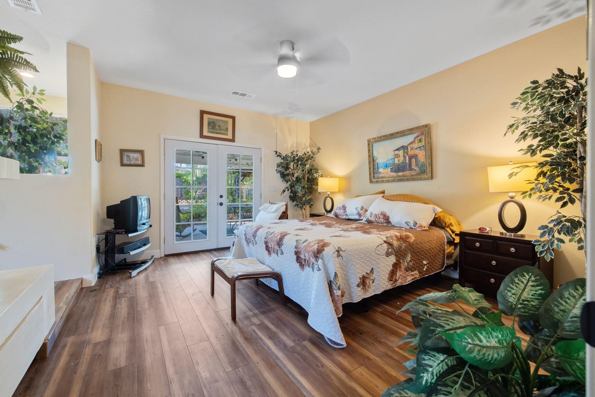 517 Yokut Ct, Woodlake, CA 93286