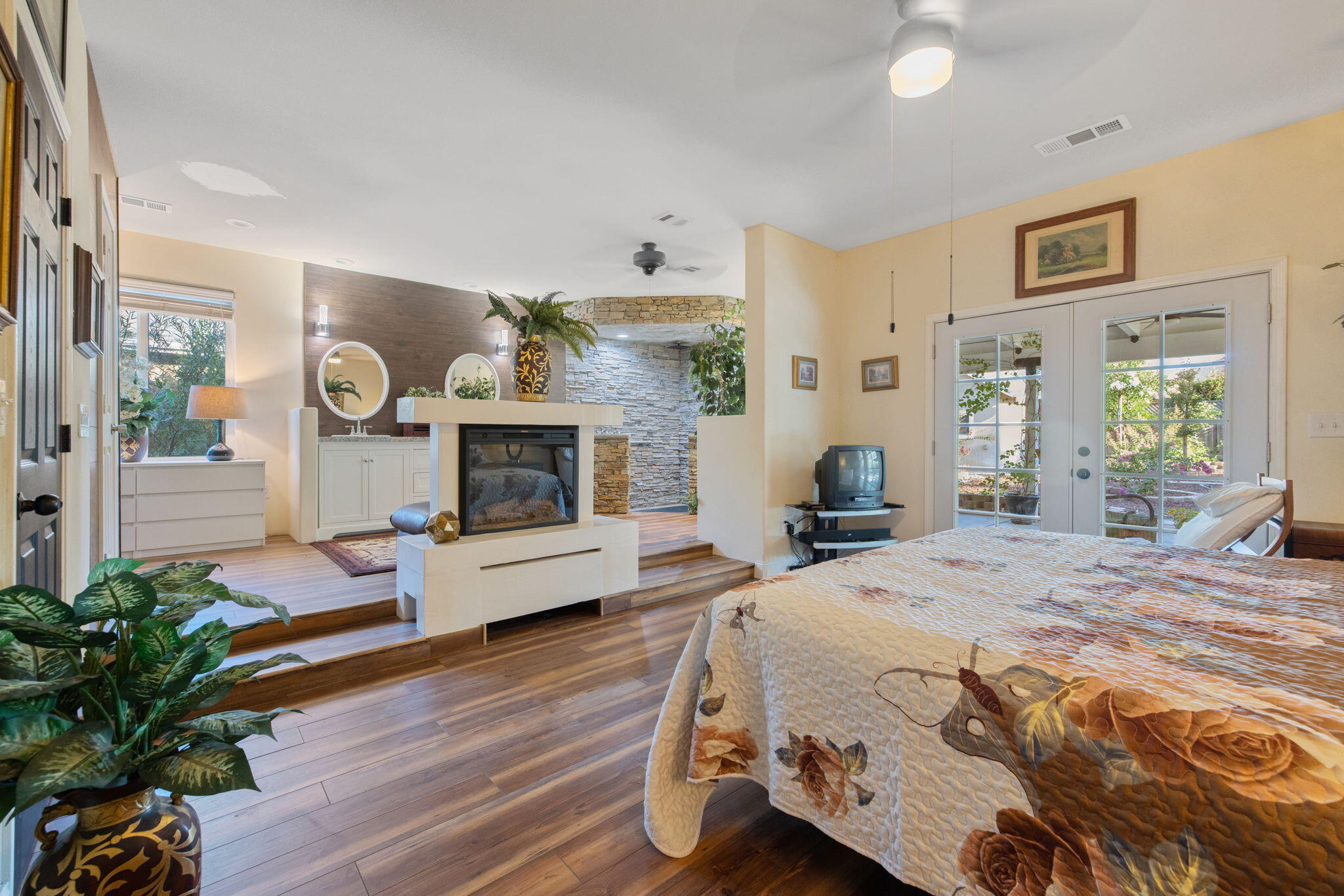 517 Yokut Ct, Woodlake, CA 93286