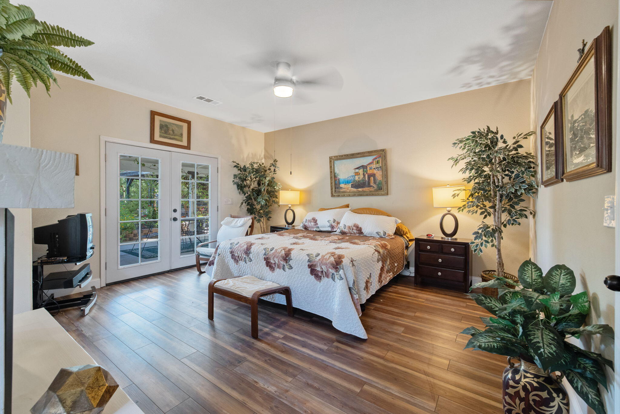 517 Yokut Ct, Woodlake, CA 93286