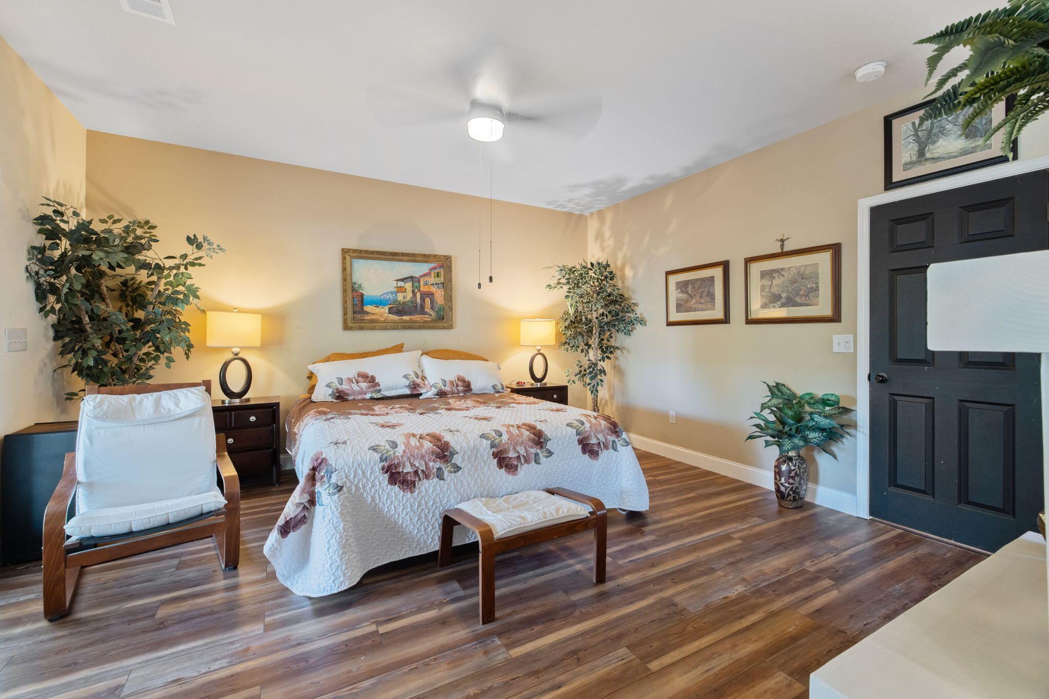 517 Yokut Ct, Woodlake, CA 93286