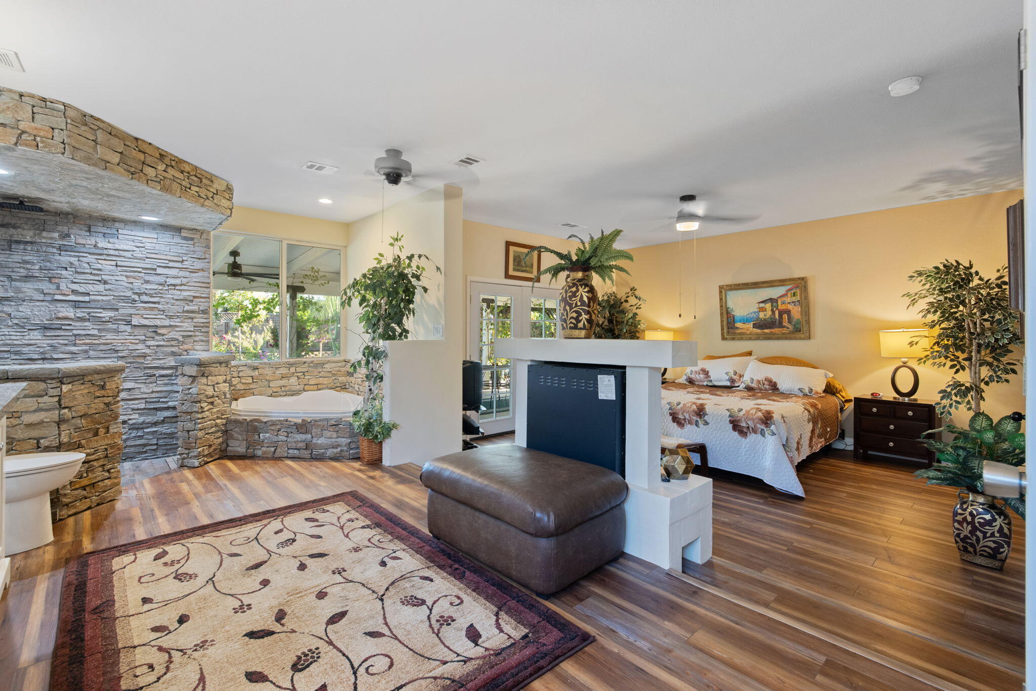 517 Yokut Ct, Woodlake, CA 93286