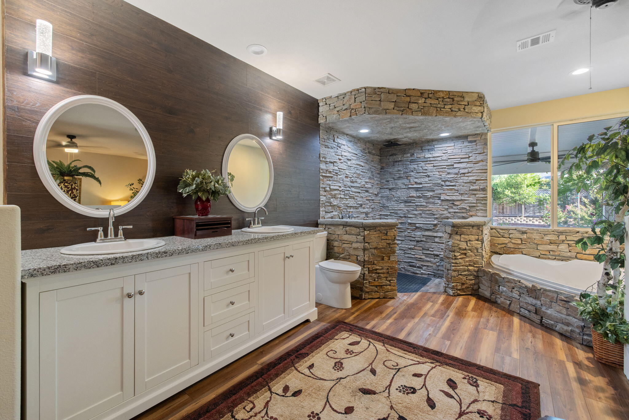 517 Yokut Ct, Woodlake, CA 93286