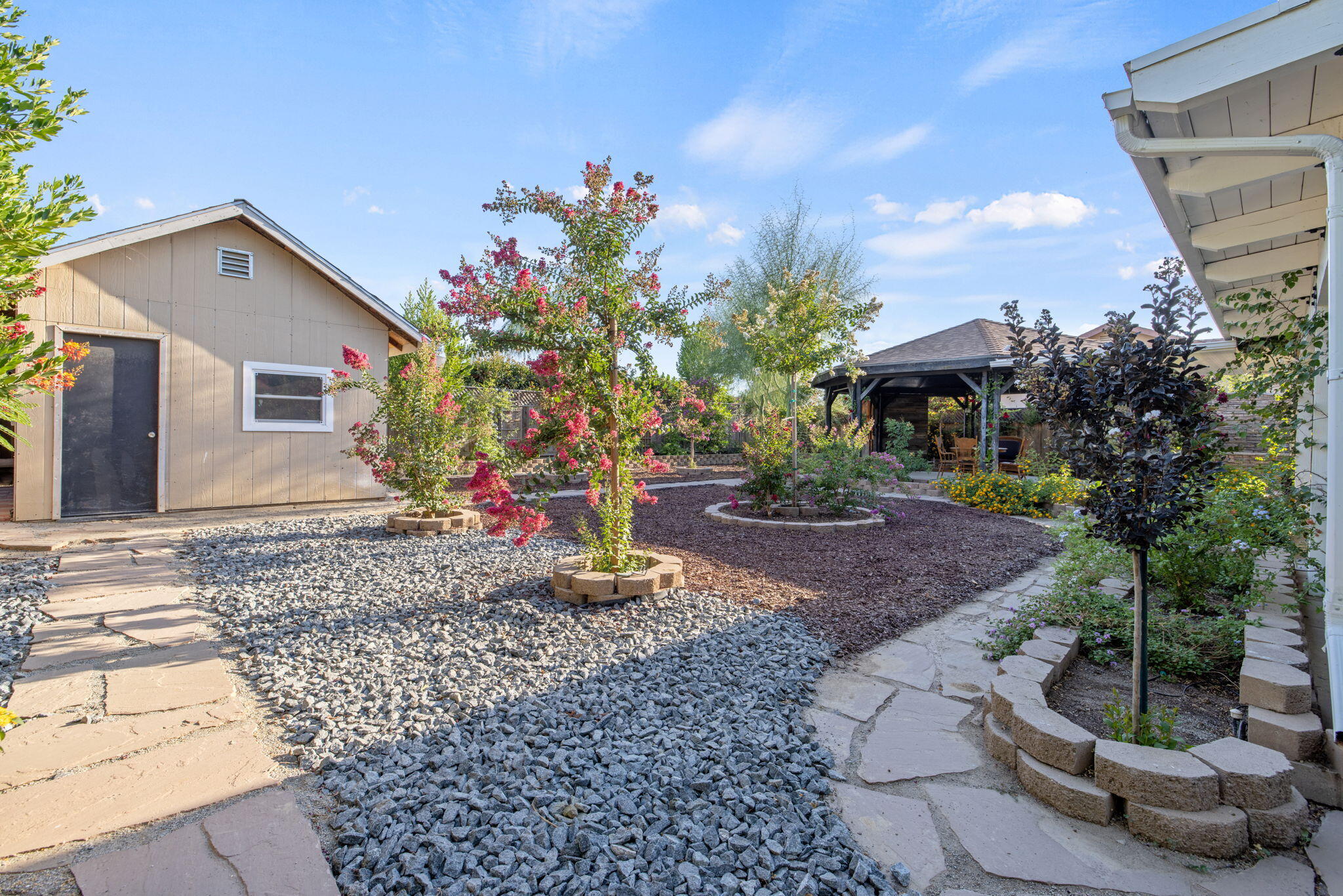 517 Yokut Ct, Woodlake, CA 93286