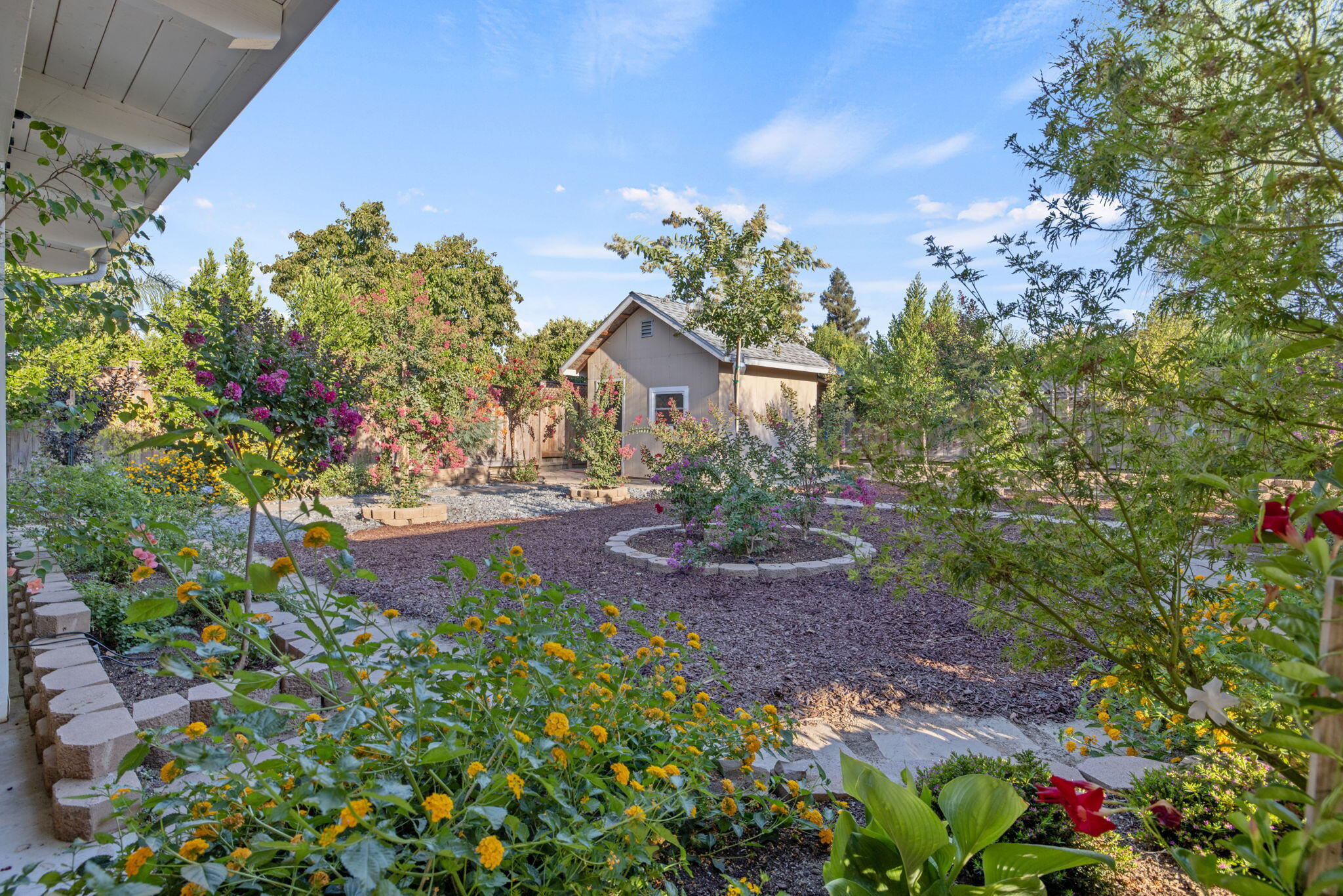 517 Yokut Ct, Woodlake, CA 93286
