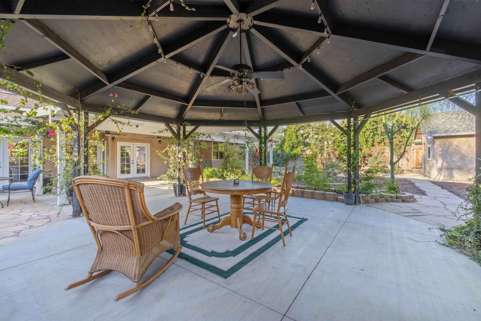 517 Yokut Ct, Woodlake, CA 93286