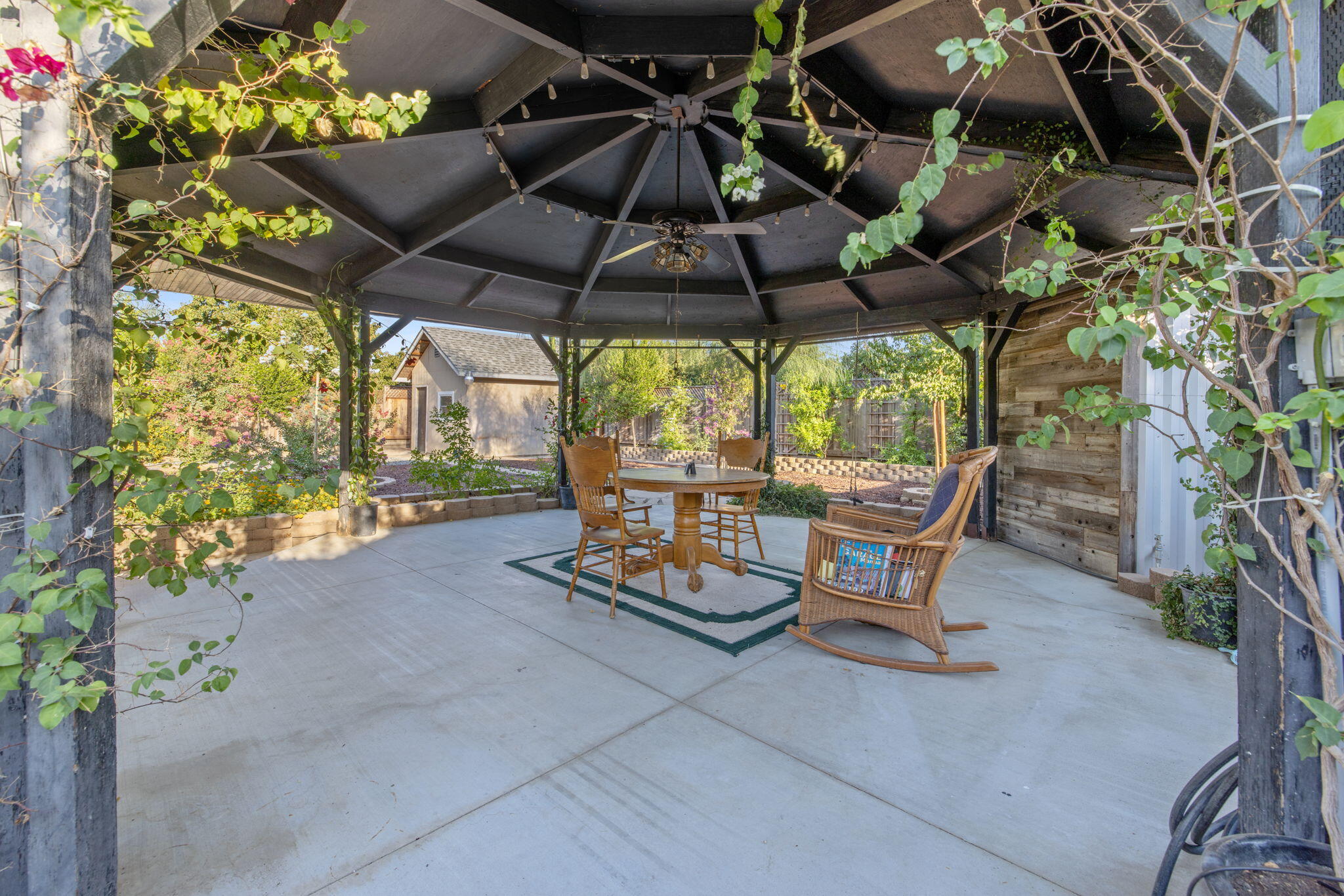 517 Yokut Ct, Woodlake, CA 93286