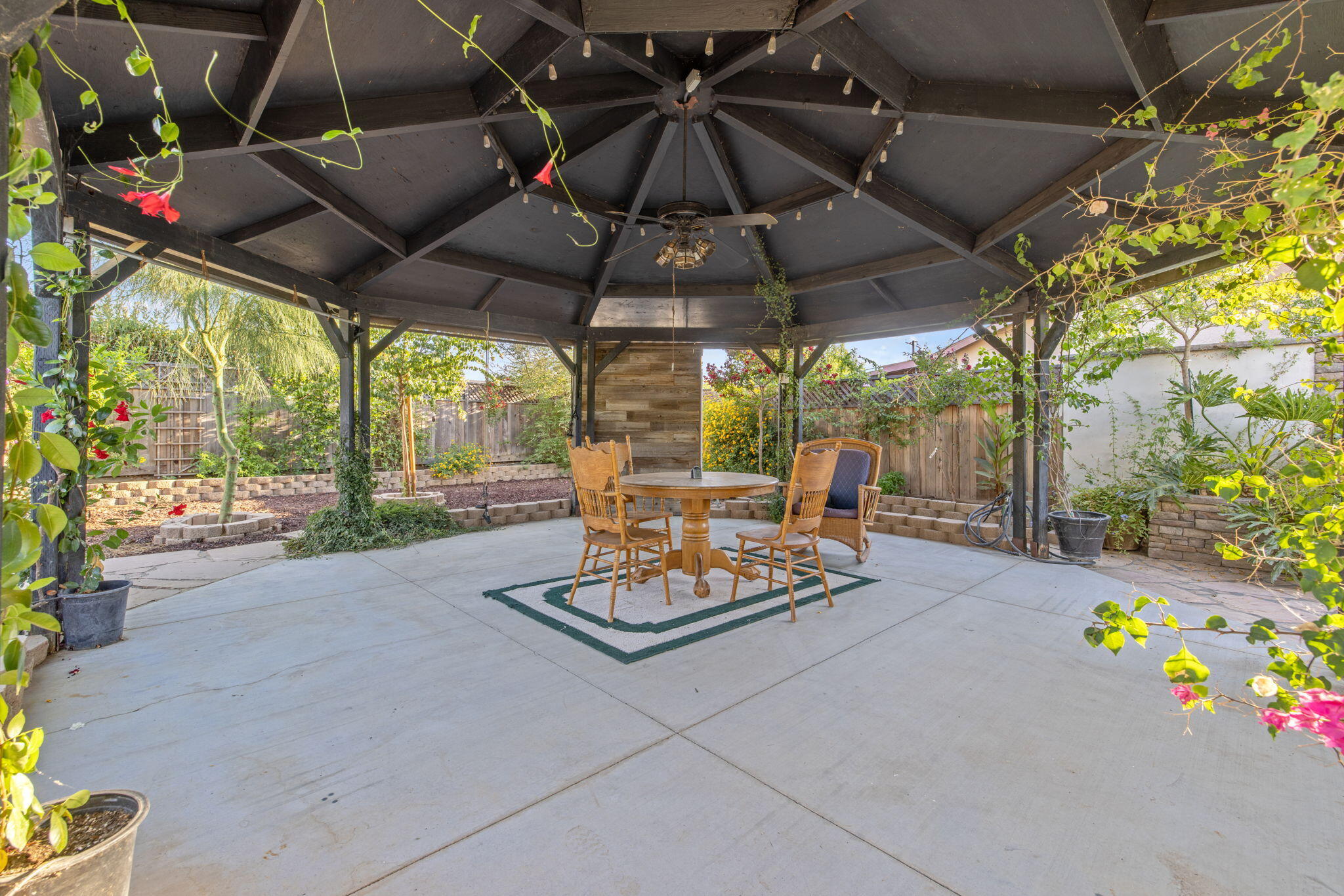 517 Yokut Ct, Woodlake, CA 93286