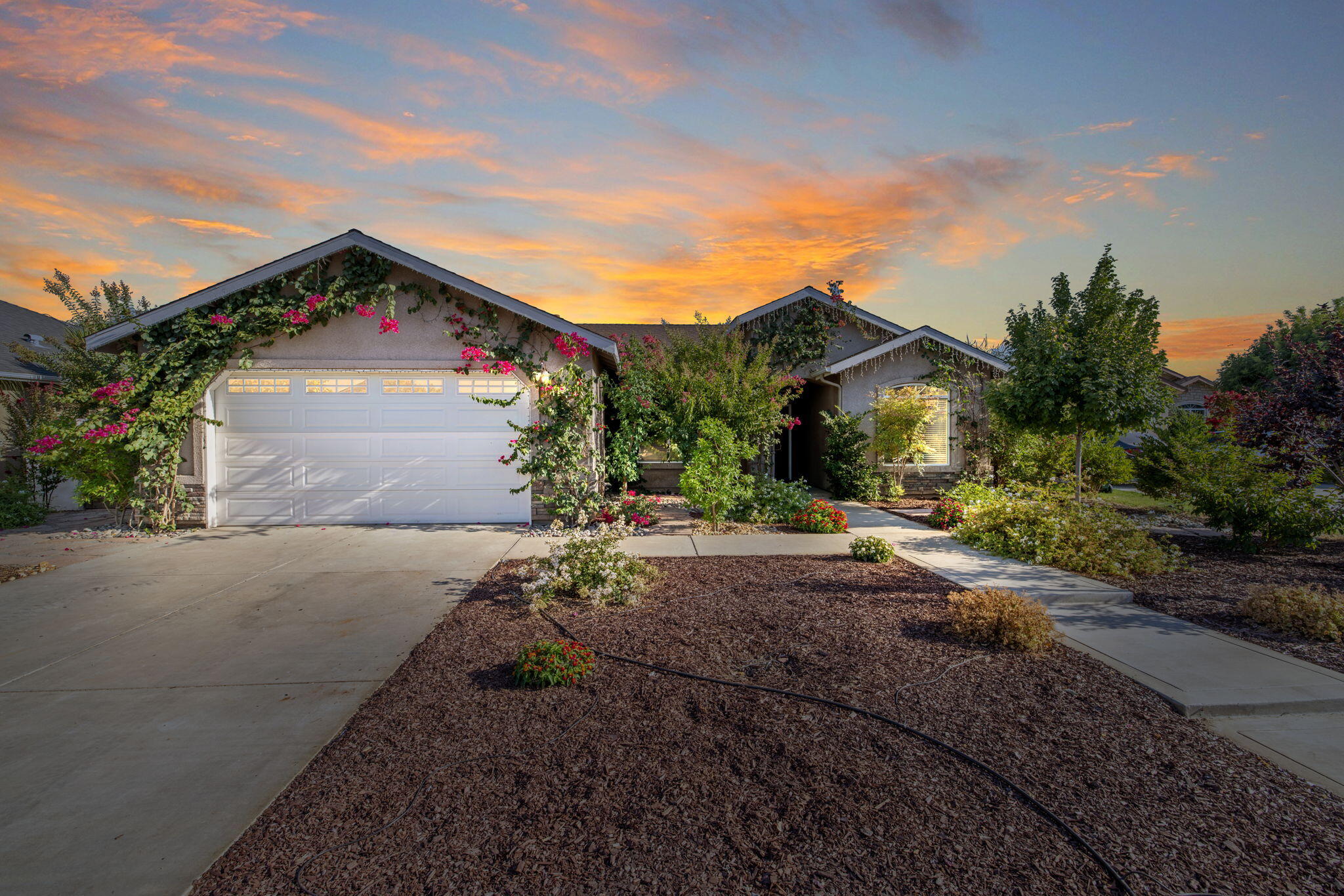 517 Yokut Ct, Woodlake, CA 93286