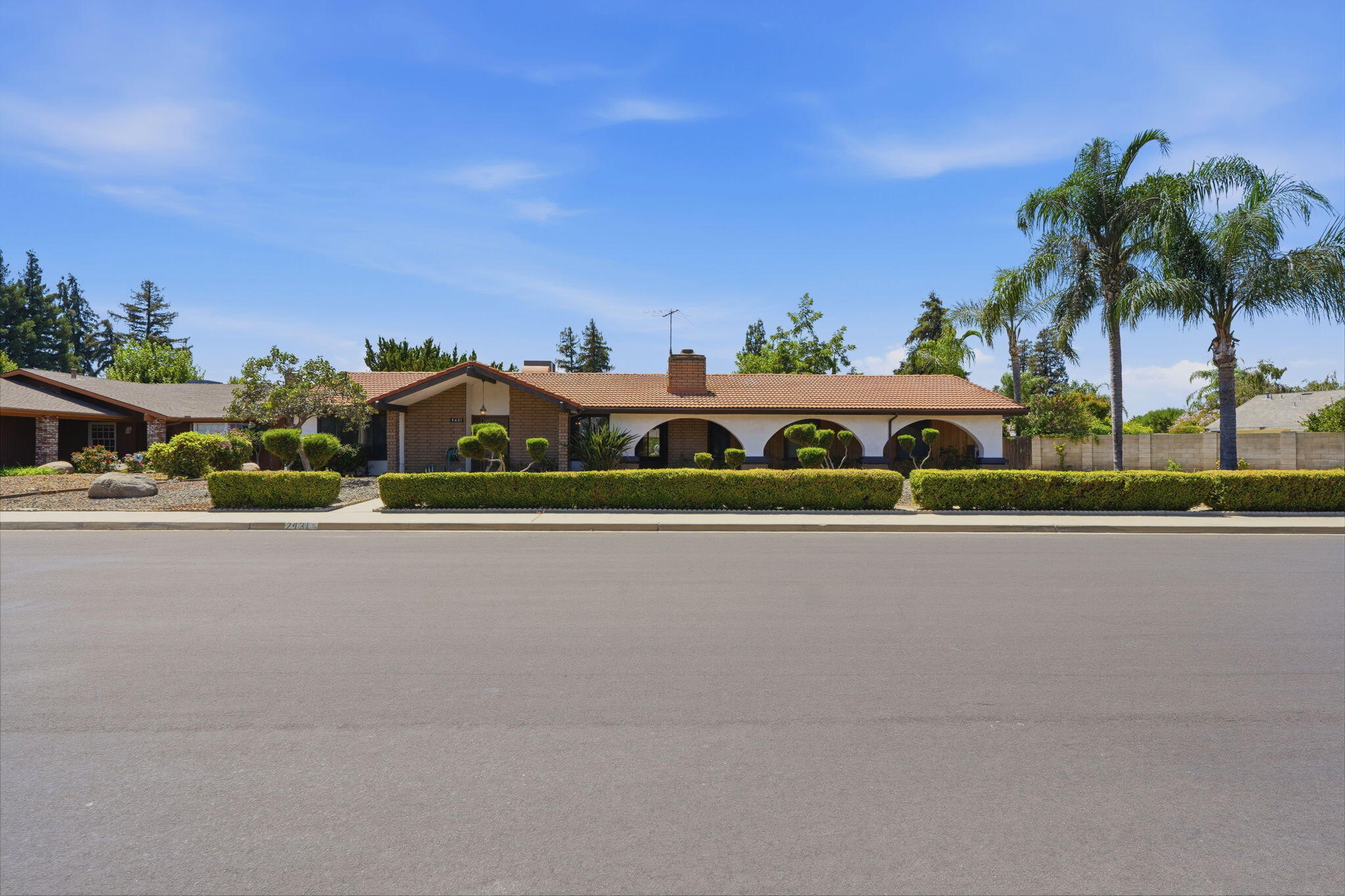 2431 S University St, Visalia, CA 93277
