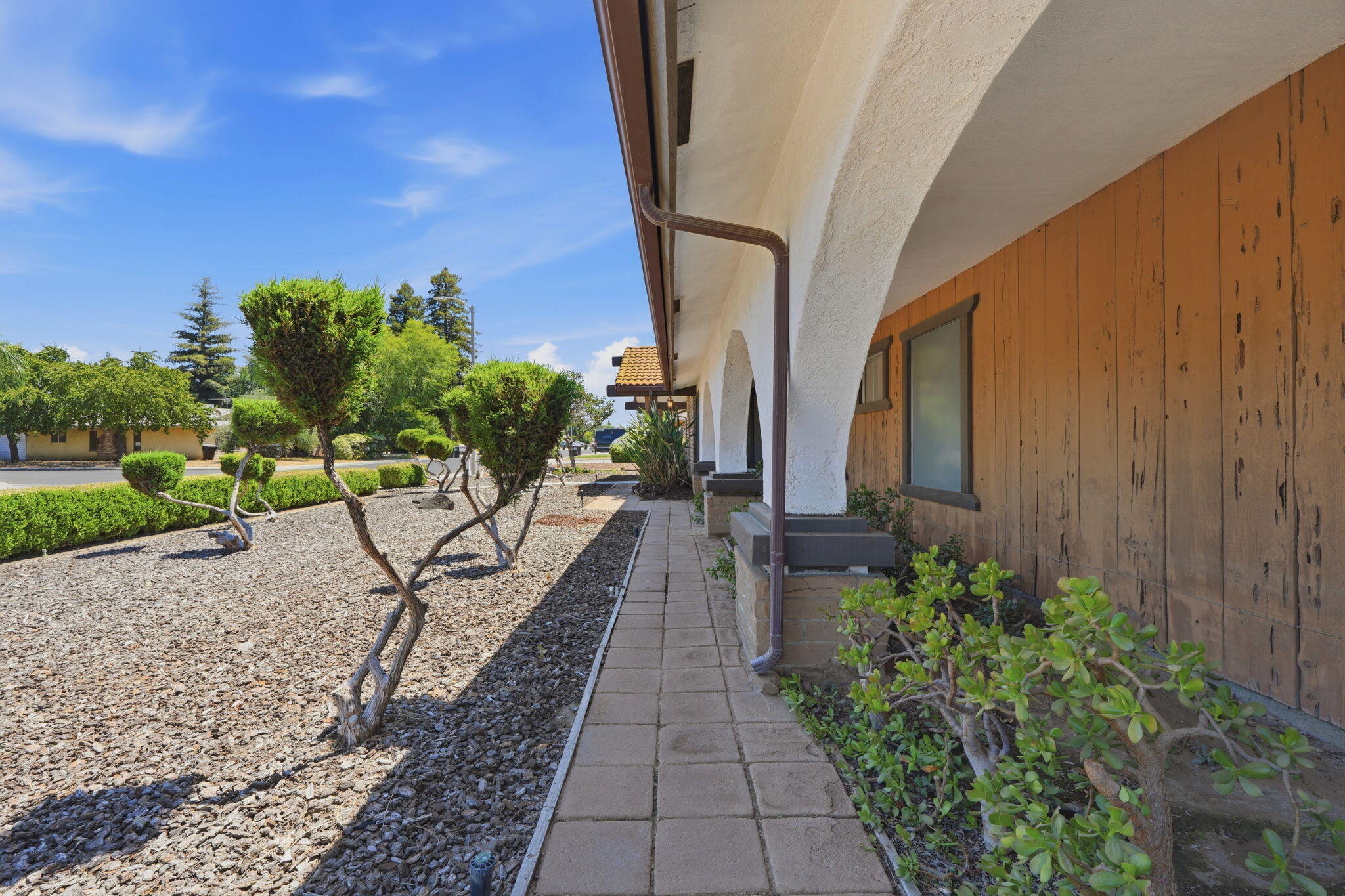 2431 S University St, Visalia, CA 93277