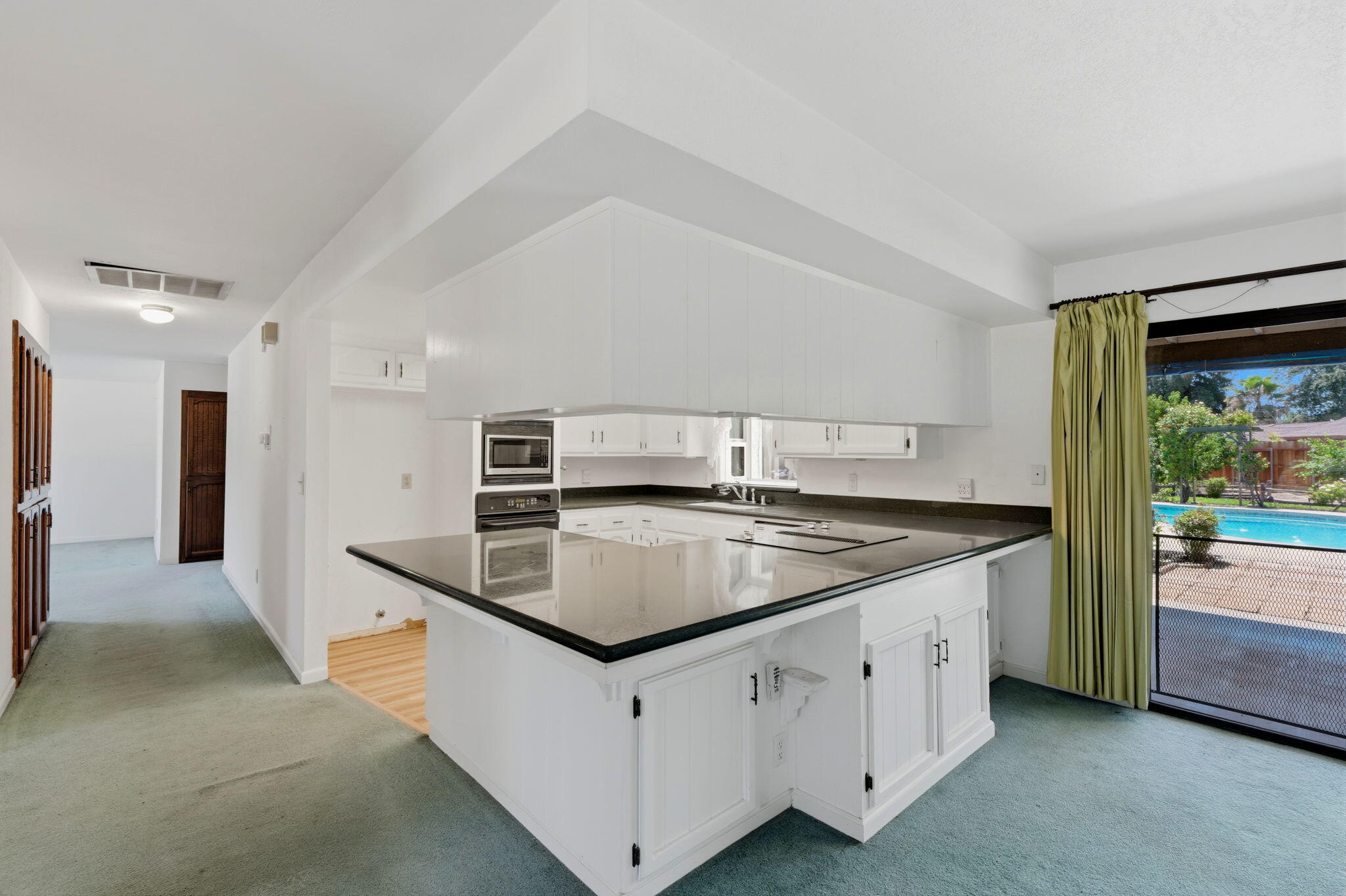 2431 S University St, Visalia, CA 93277