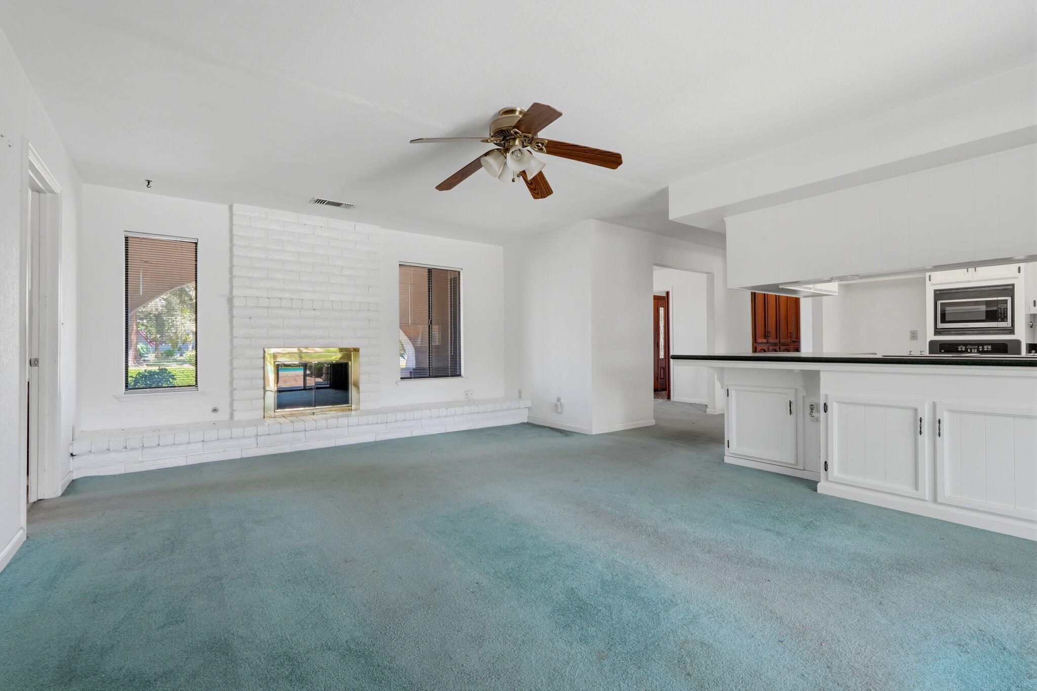 2431 S University St, Visalia, CA 93277