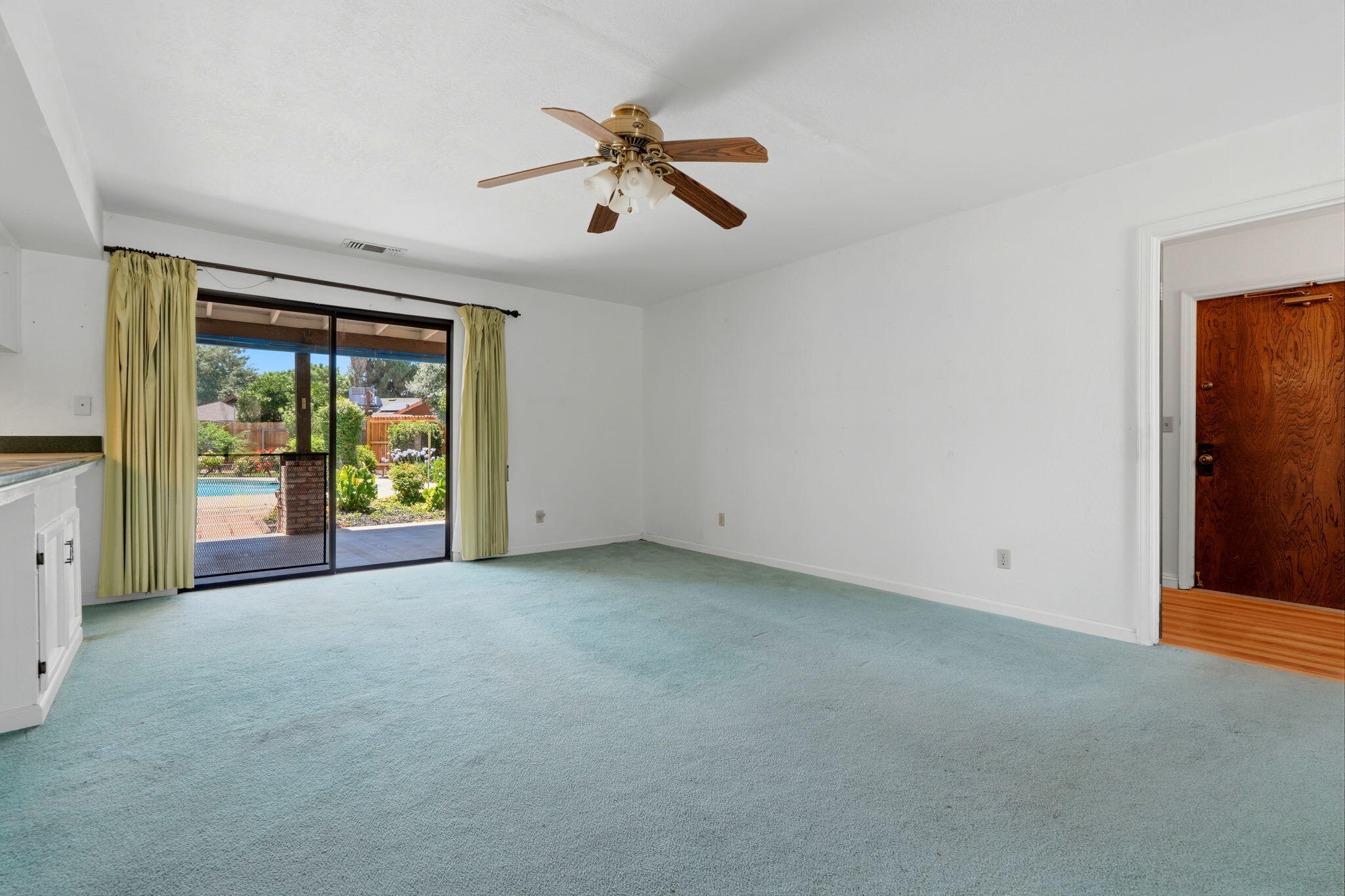 2431 S University St, Visalia, CA 93277