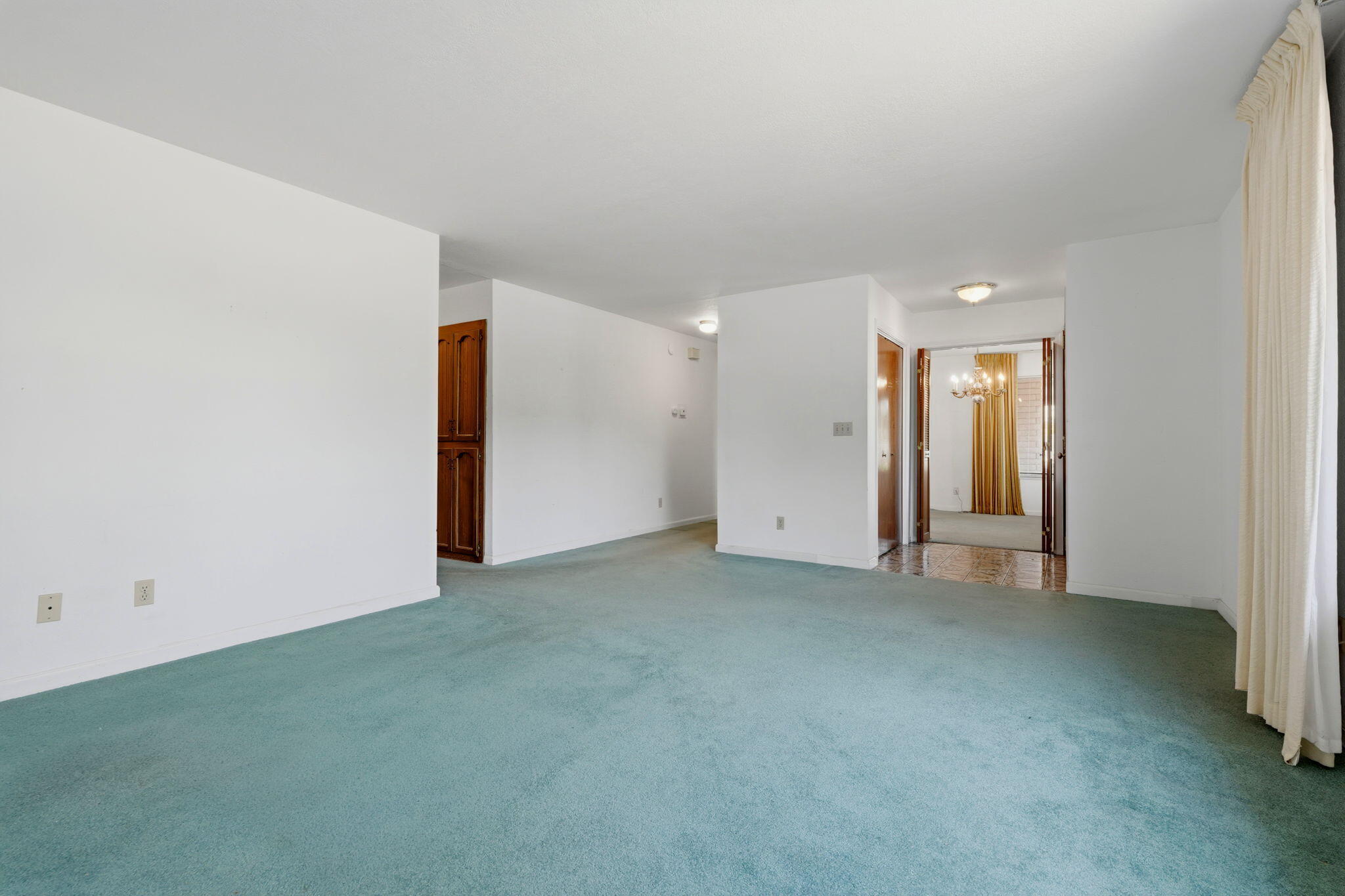 2431 S University St, Visalia, CA 93277