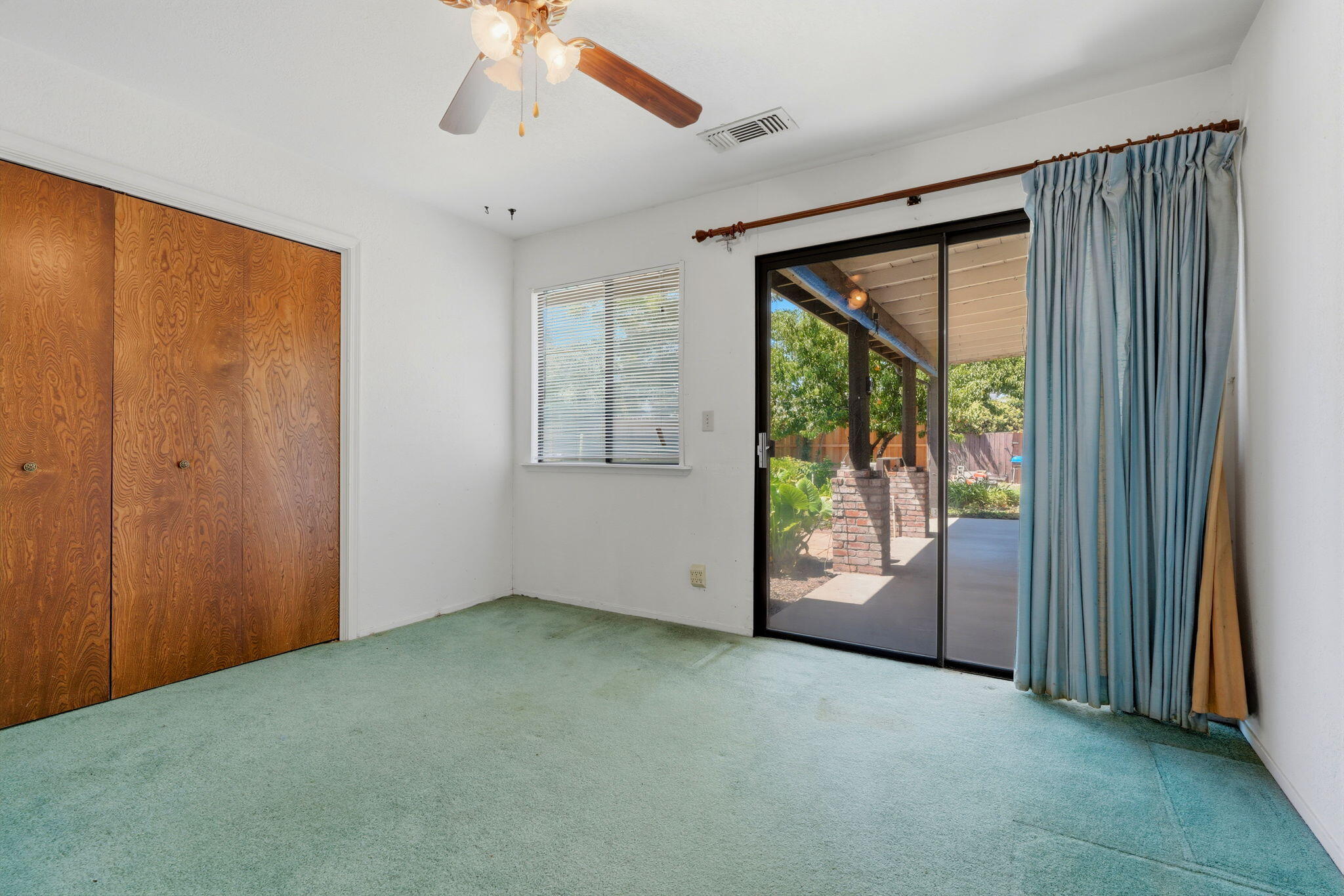 2431 S University St, Visalia, CA 93277