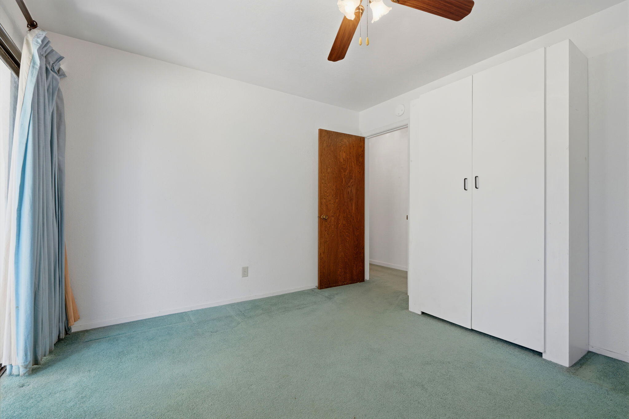 2431 S University St, Visalia, CA 93277