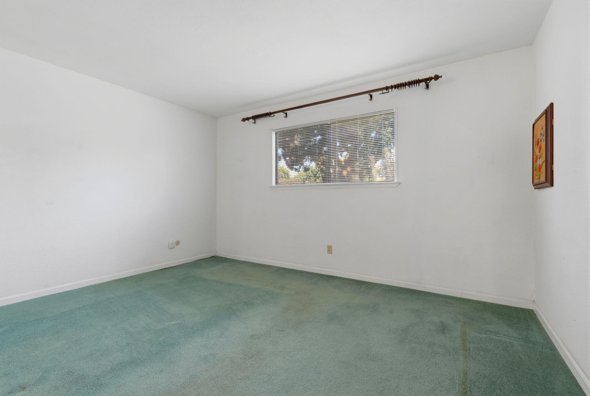 2431 S University St, Visalia, CA 93277