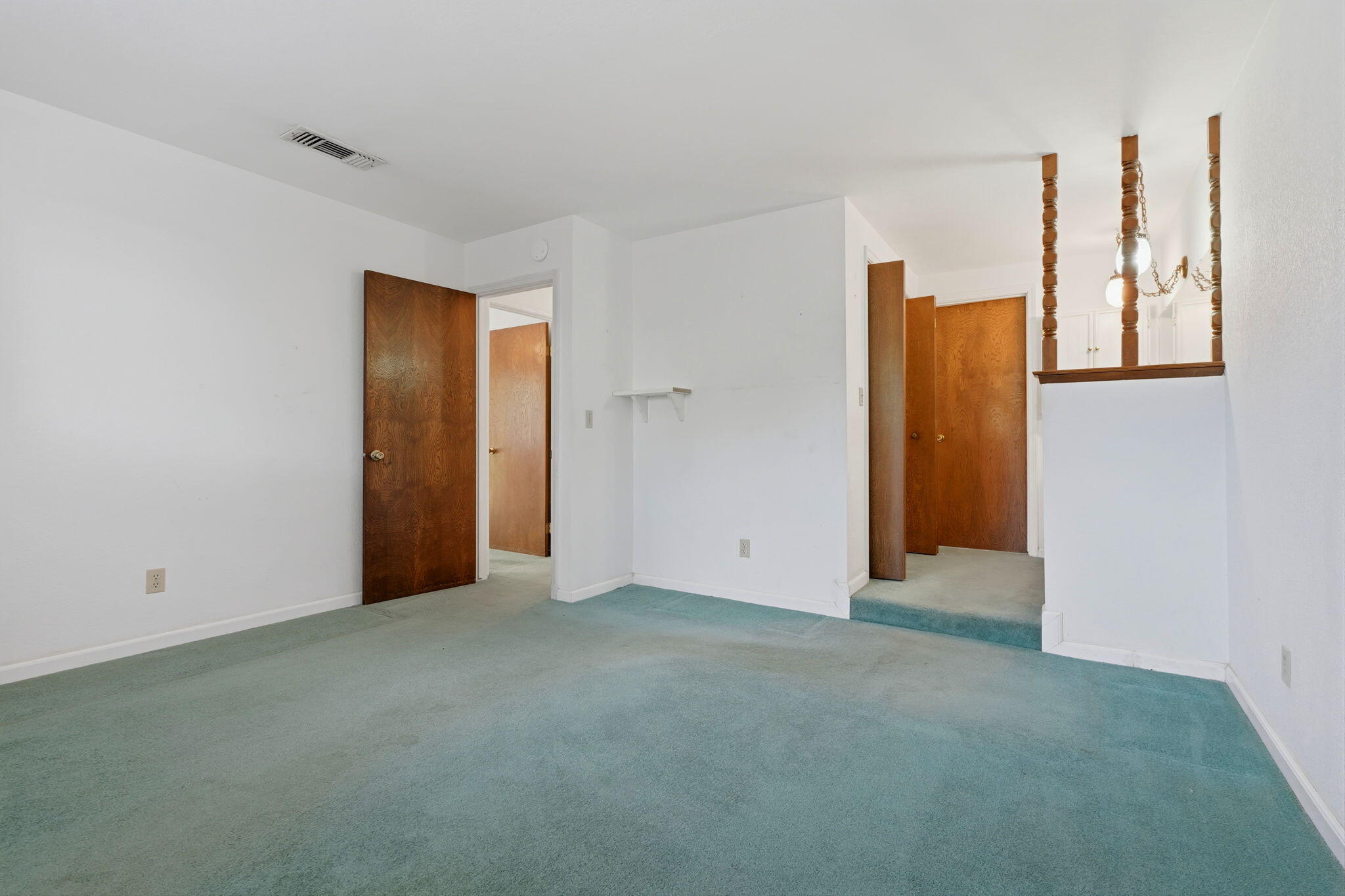 2431 S University St, Visalia, CA 93277