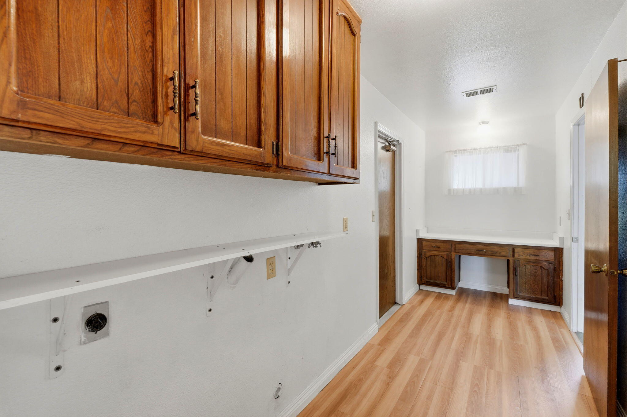 2431 S University St, Visalia, CA 93277