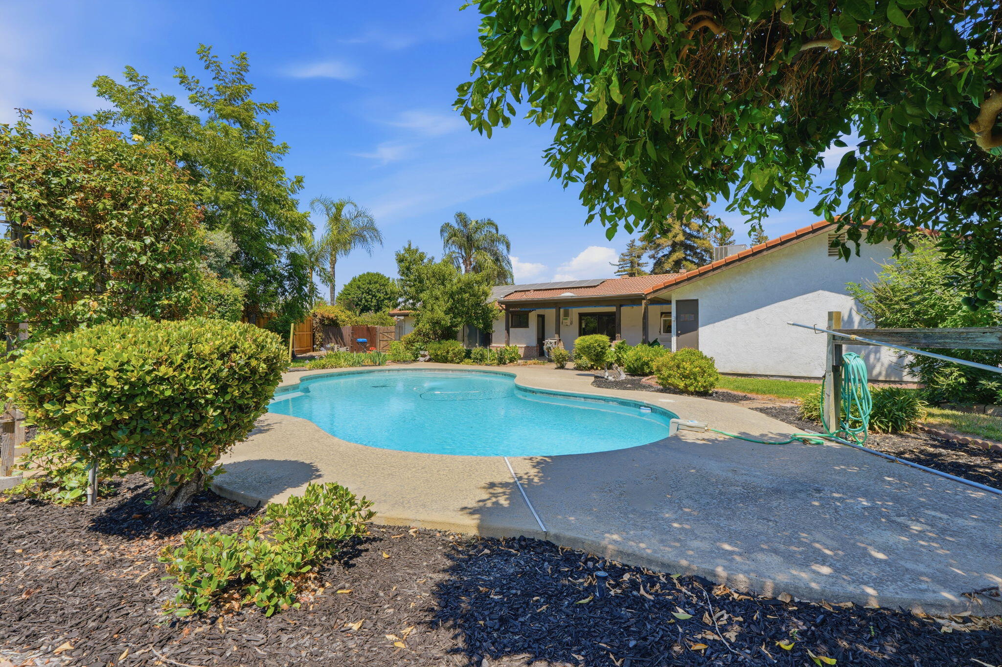 2431 S University St, Visalia, CA 93277
