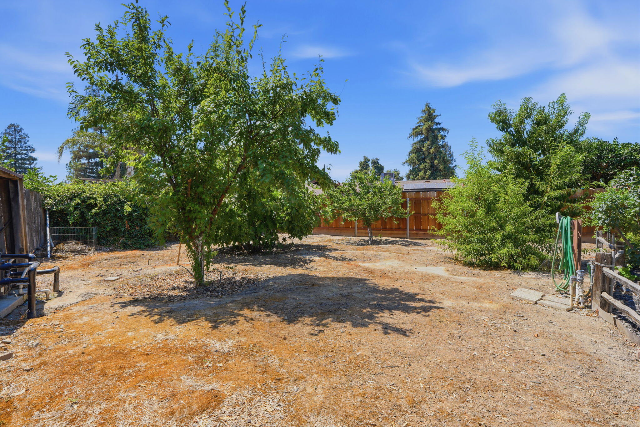 2431 S University St, Visalia, CA 93277