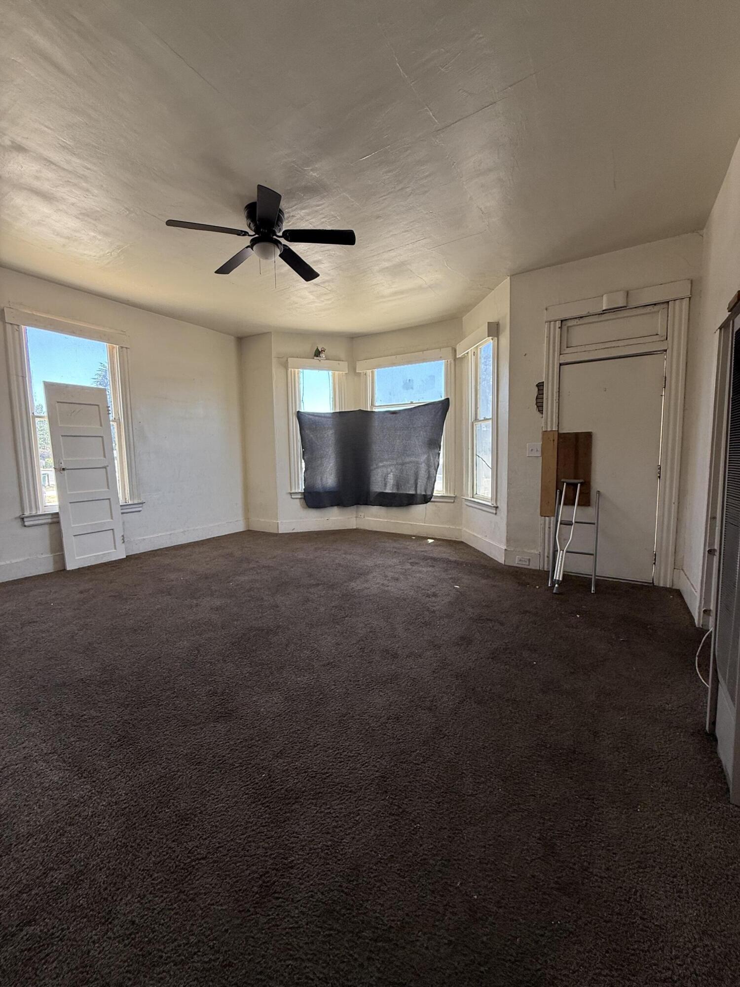 2234 Young St, Selma, CA 93662