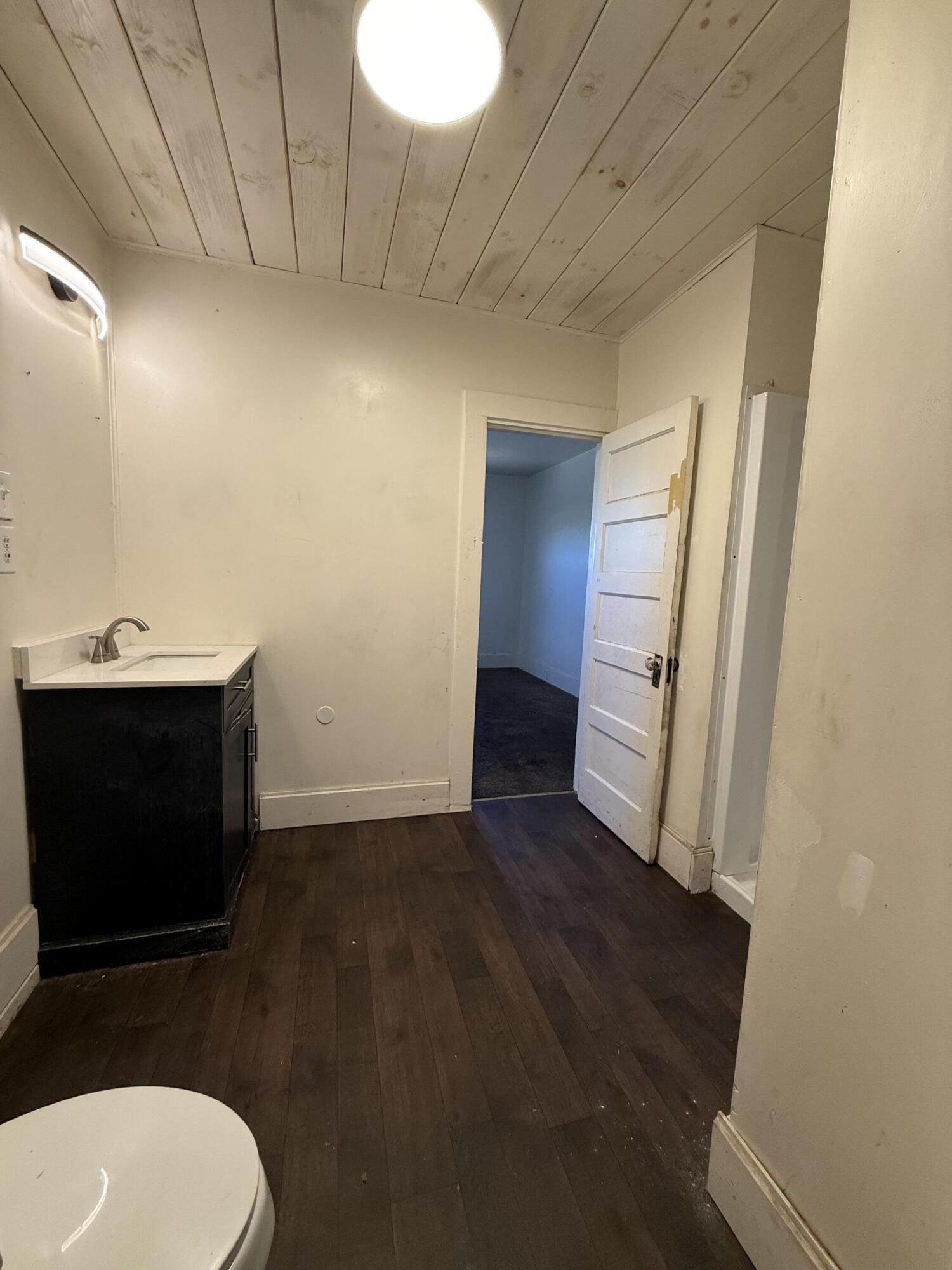 2234 Young St, Selma, CA 93662