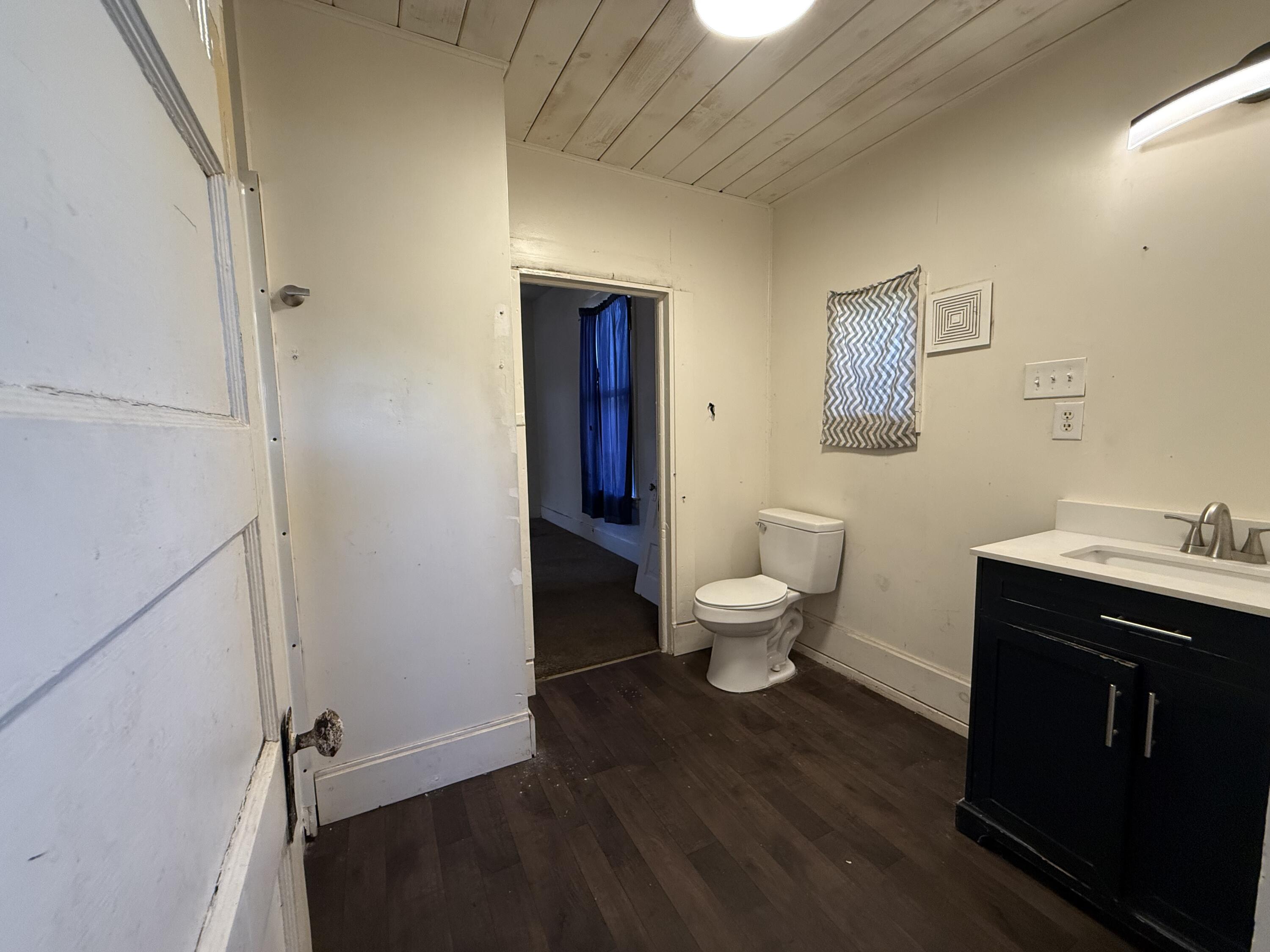 2234 Young St, Selma, CA 93662
