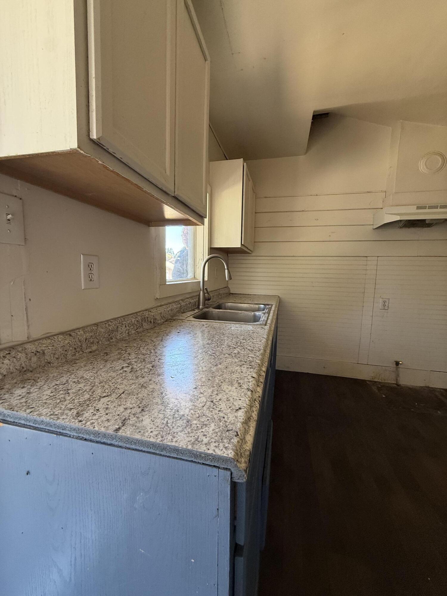2234 Young St, Selma, CA 93662