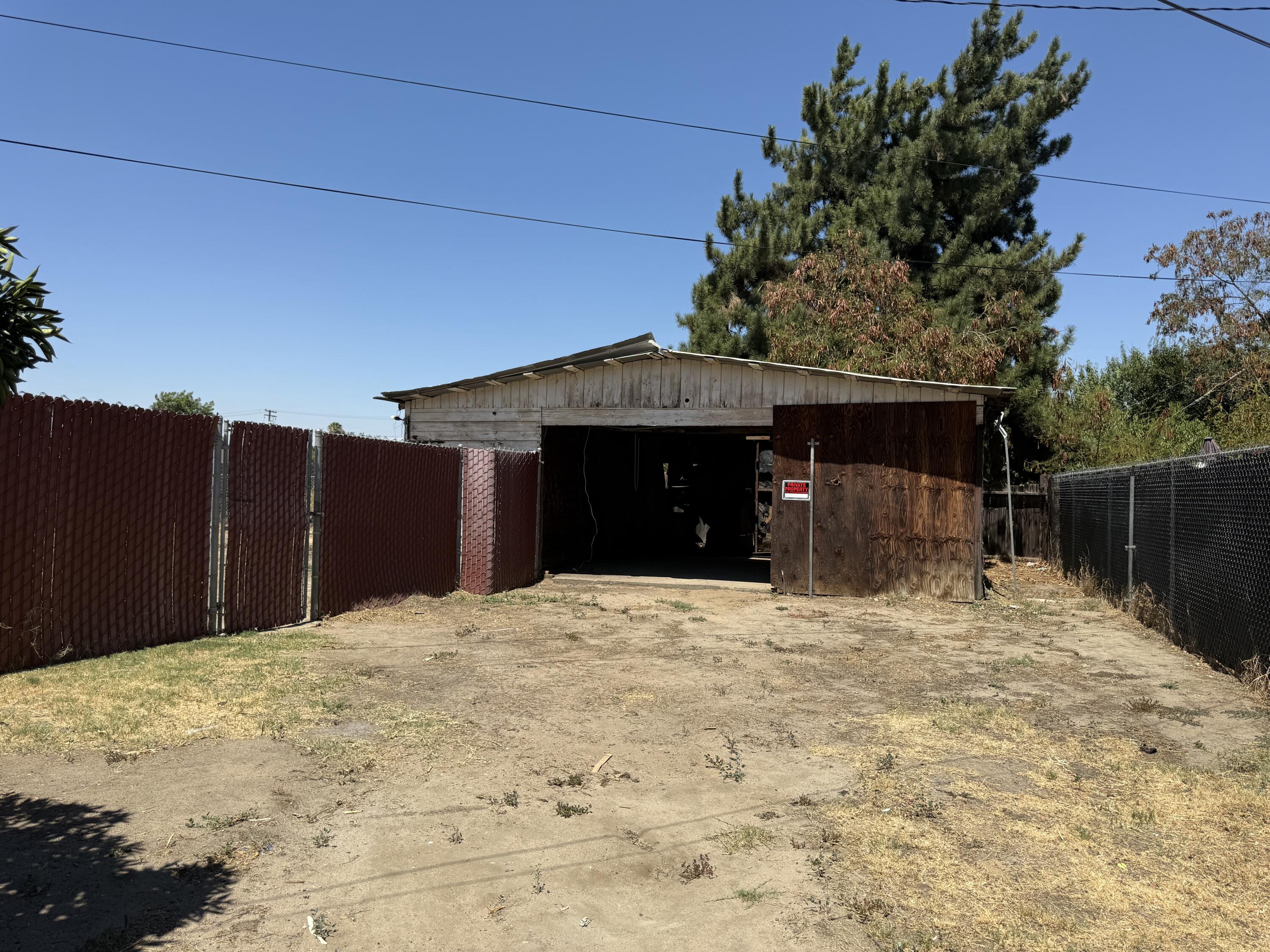 2234 Young St, Selma, CA 93662