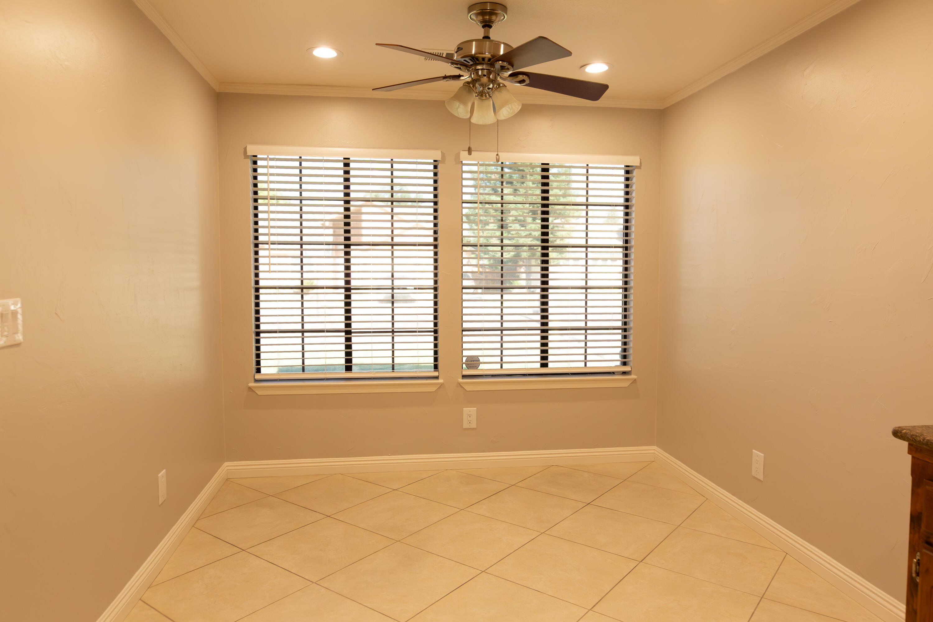 209 S Atwood Ct, Visalia, CA 93291