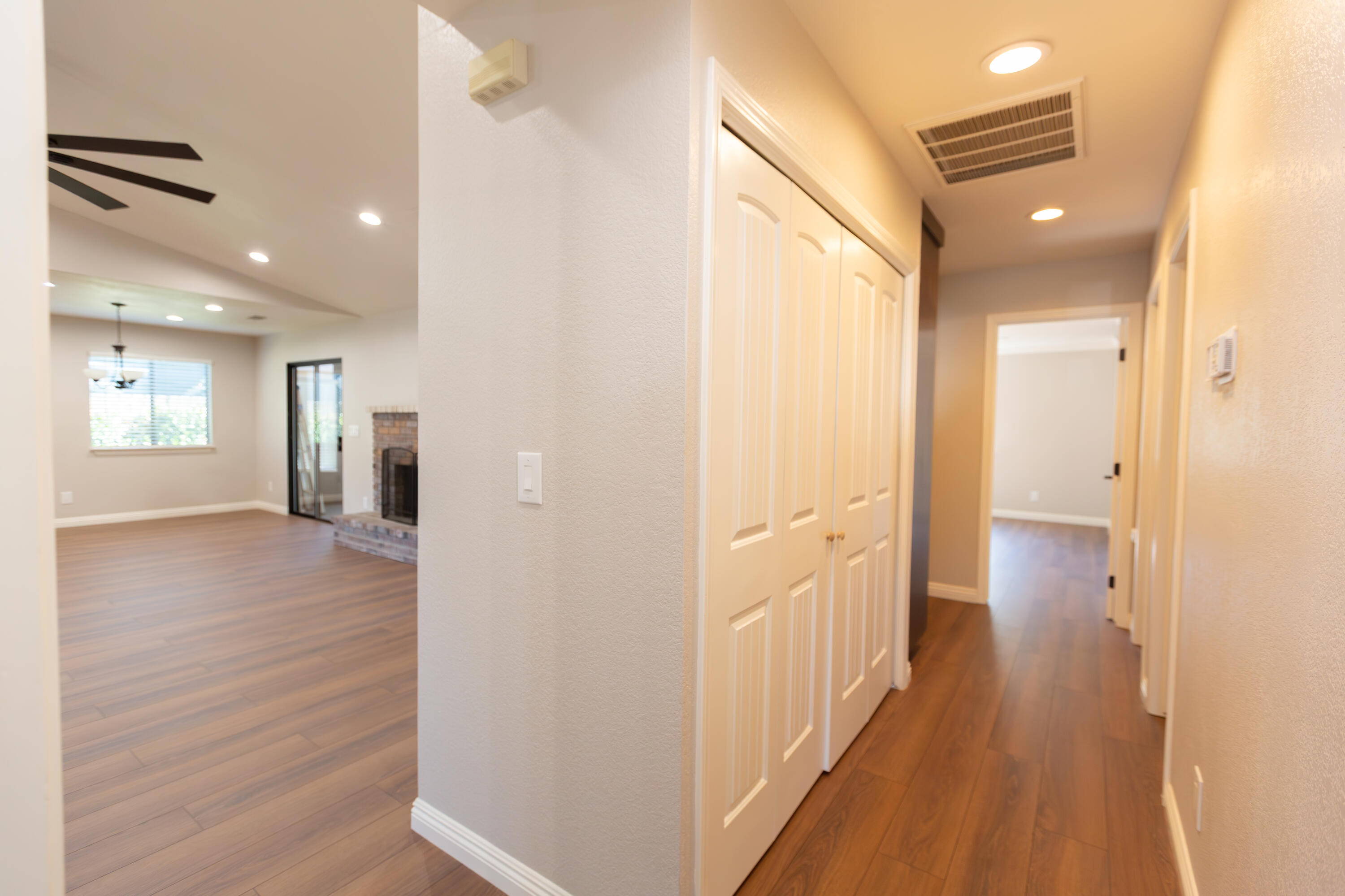 209 S Atwood Ct, Visalia, CA 93291