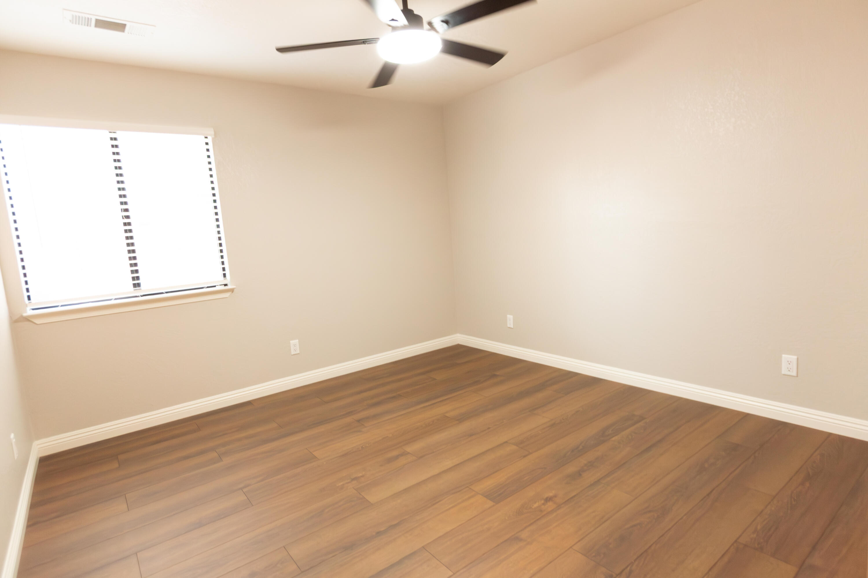 209 S Atwood Ct, Visalia, CA 93291